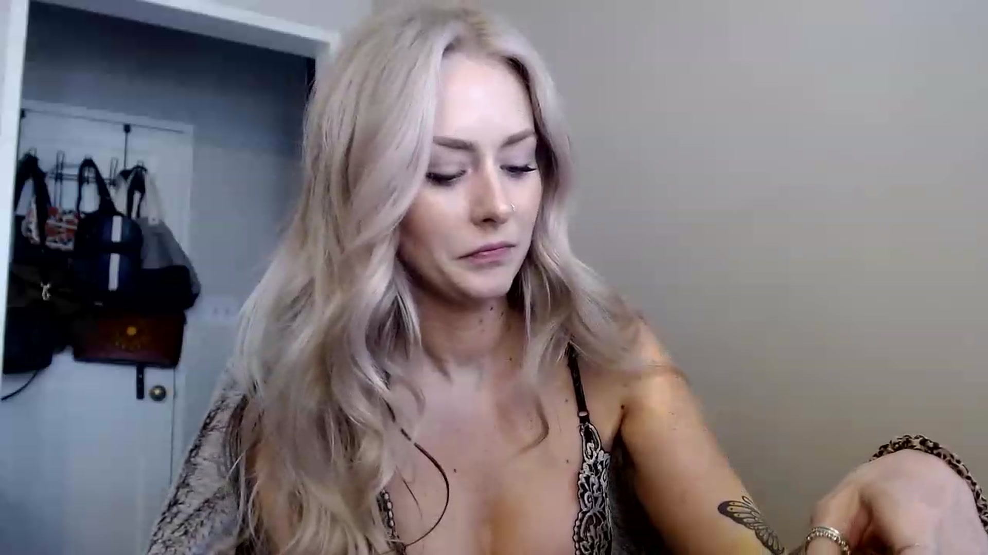 Gallery image thumbnail from babyaustyn's myfreecams stream on, 04/13/2023, 20:01 image 16 of 20