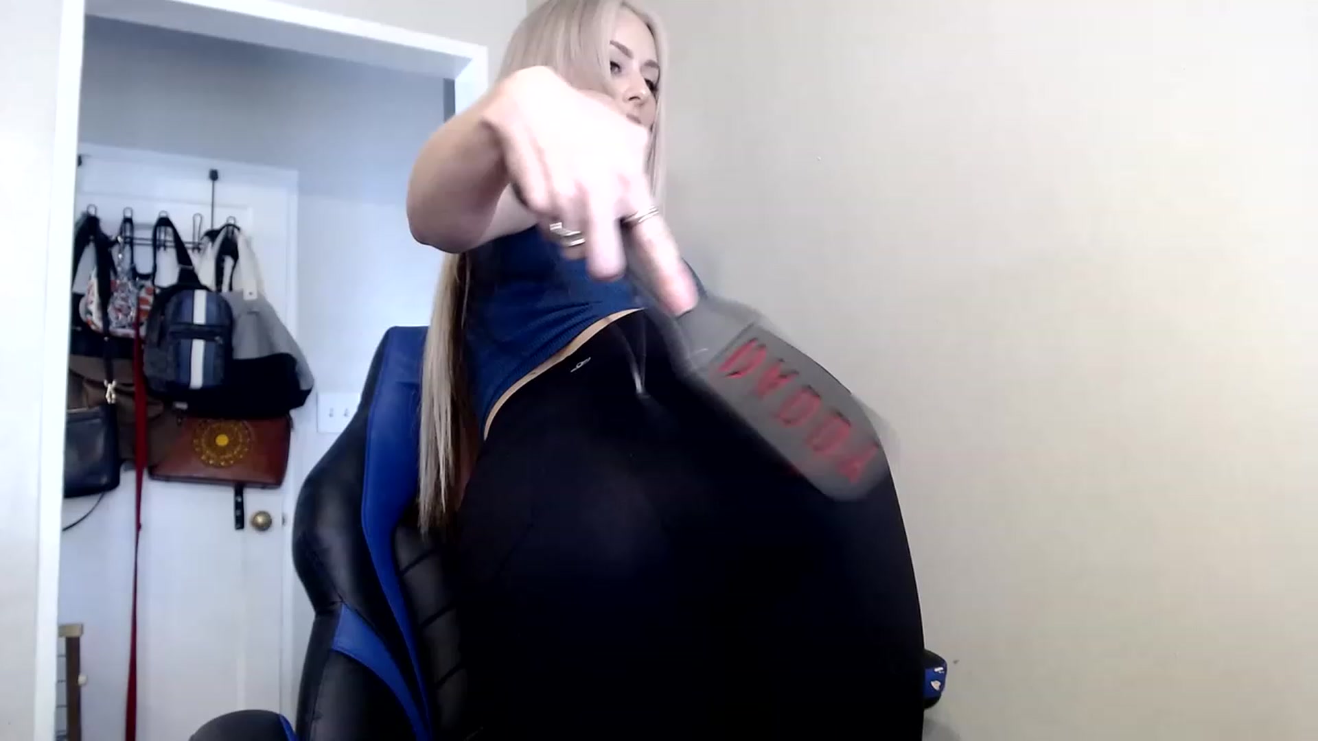 Gallery image thumbnail from babyaustyn's myfreecams stream on, 04/14/2023, 23:10 image 15 of 20