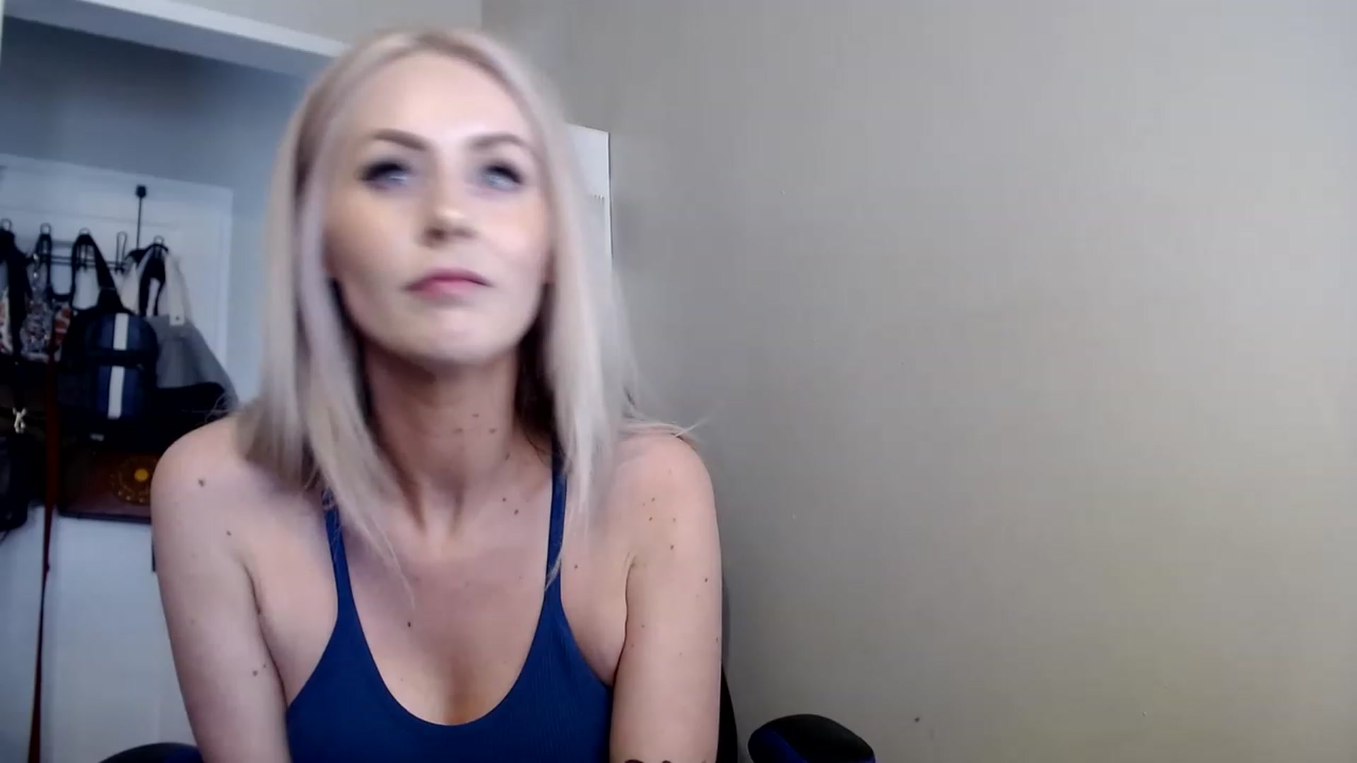 Gallery image thumbnail from babyaustyn's myfreecams stream on, 04/14/2023, 23:10 image 2 of 20