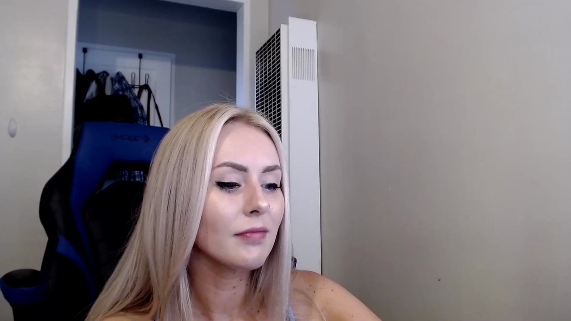 Gallery image thumbnail from babyaustyn's myfreecams stream on, 06/08/2023, 21:27 image 18 of 20