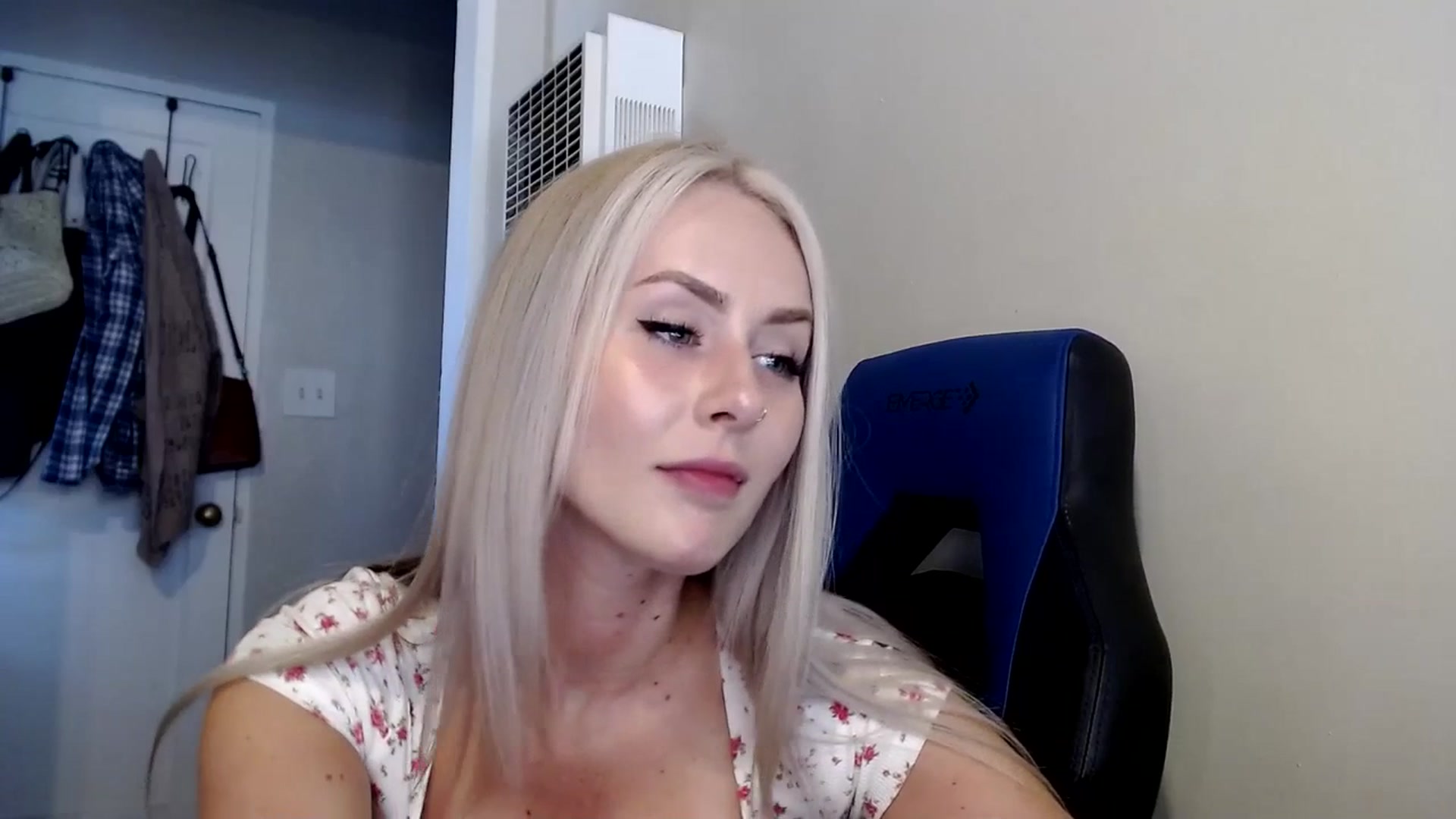 Gallery image thumbnail from babyaustyn's myfreecams stream on, 06/22/2023, 22:36 image 8 of 20
