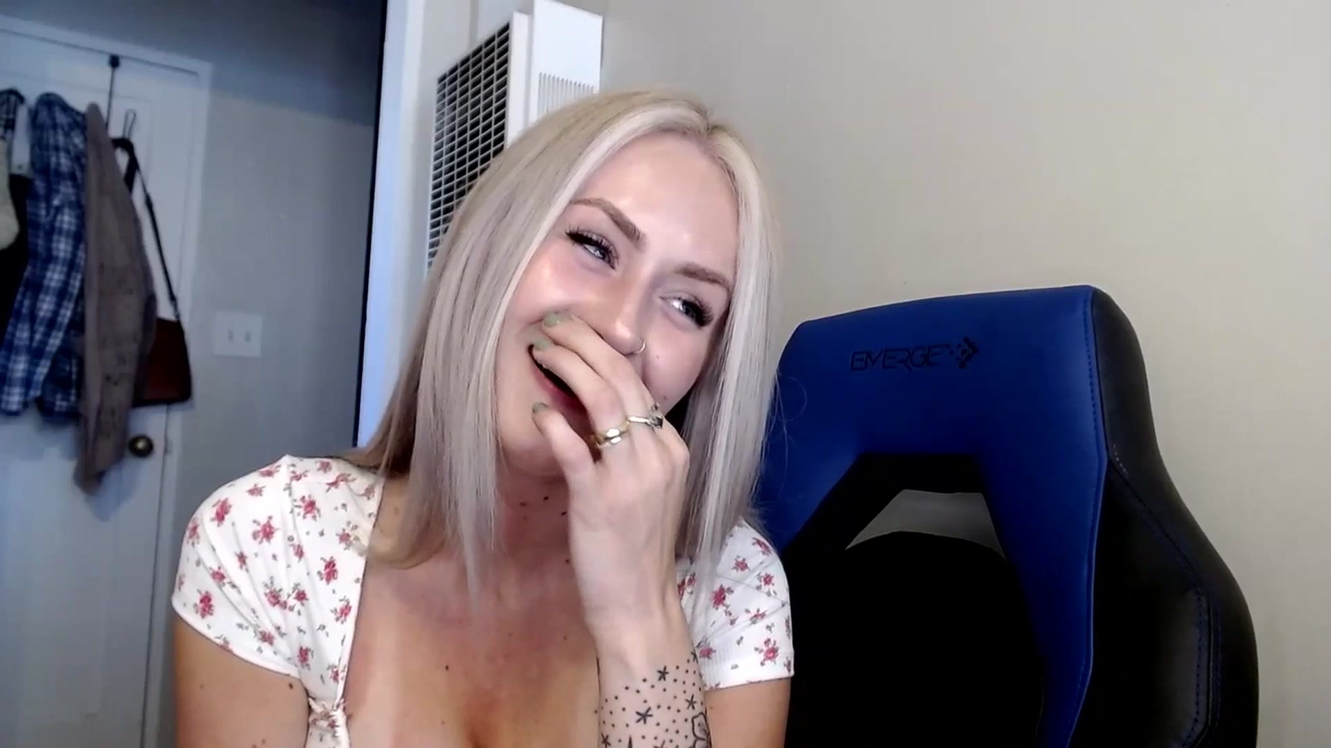 Gallery image thumbnail from babyaustyn's myfreecams stream on, 06/22/2023, 22:36 image 4 of 20
