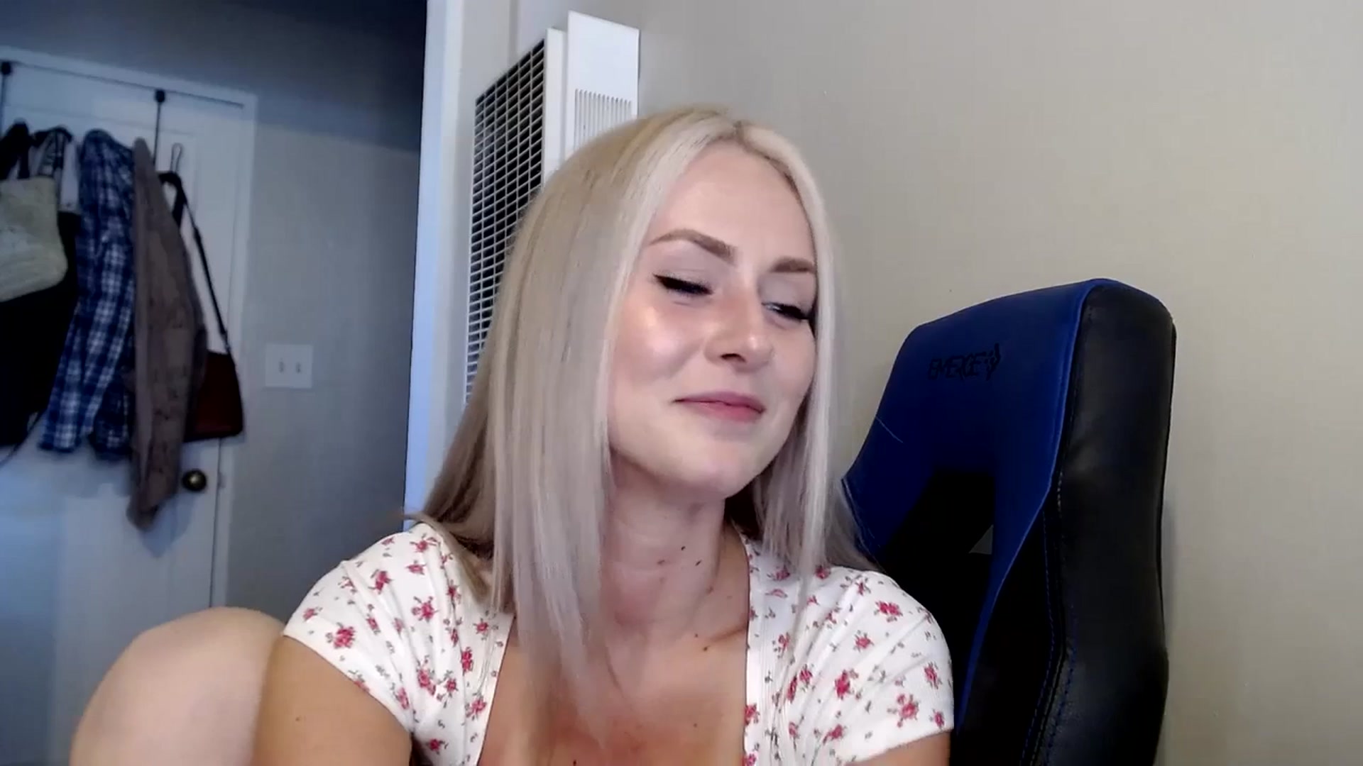 Gallery image thumbnail from babyaustyn's myfreecams stream on, 06/22/2023, 22:36 image 11 of 20