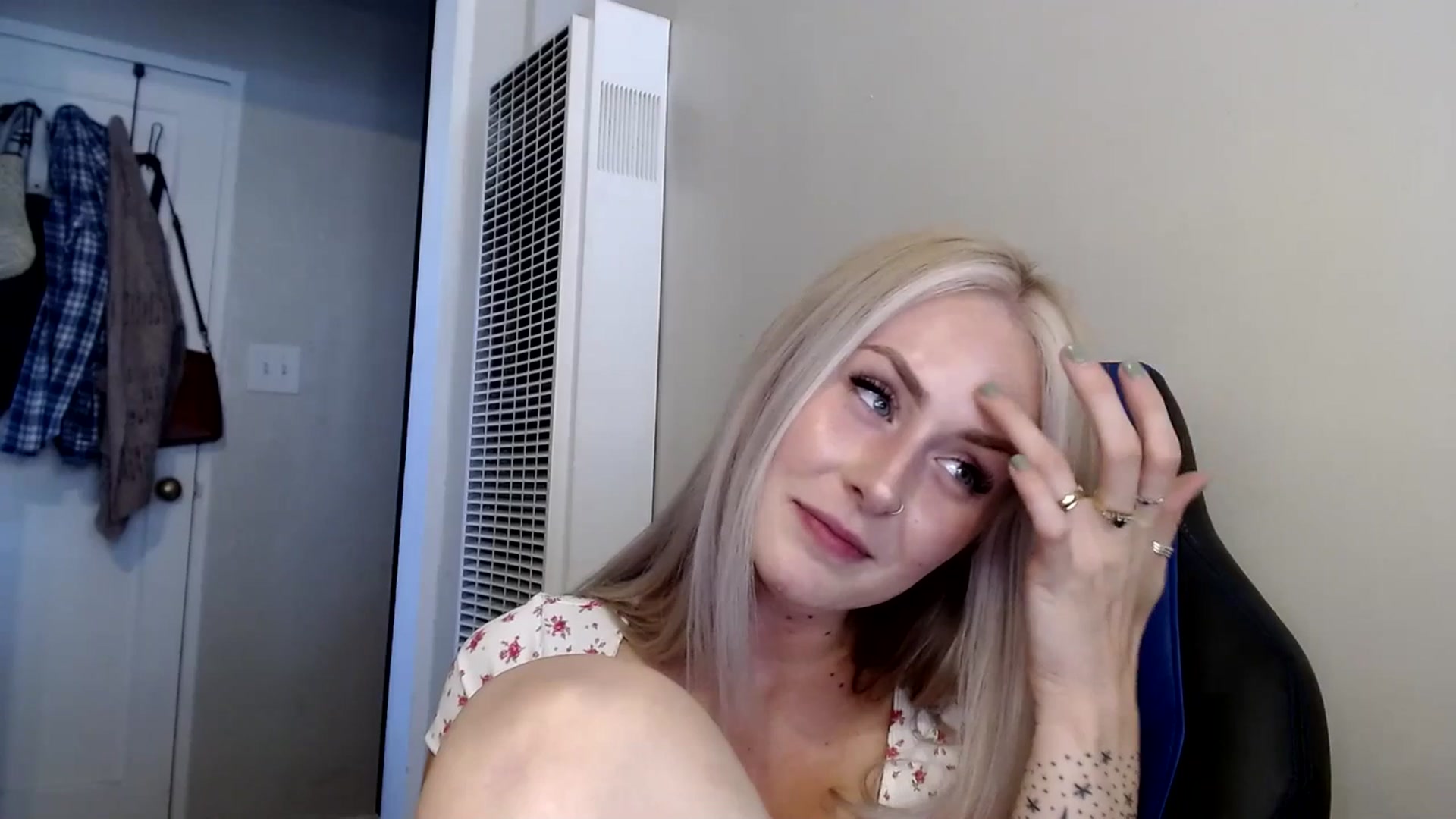 Gallery image thumbnail from babyaustyn's myfreecams stream on, 06/22/2023, 22:36 image 3 of 20