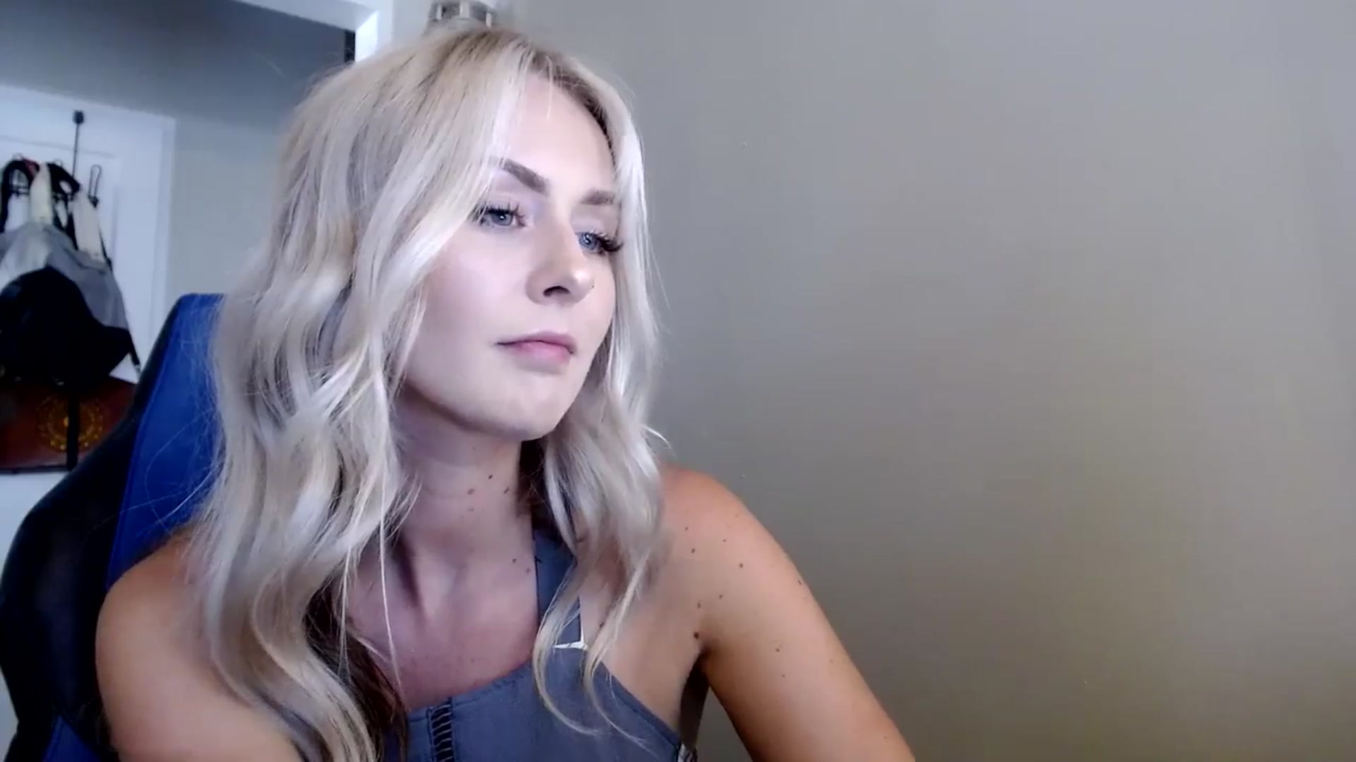 Gallery image thumbnail from babyaustyn's myfreecams stream on, 08/08/2023, 22:53 image 5 of 20