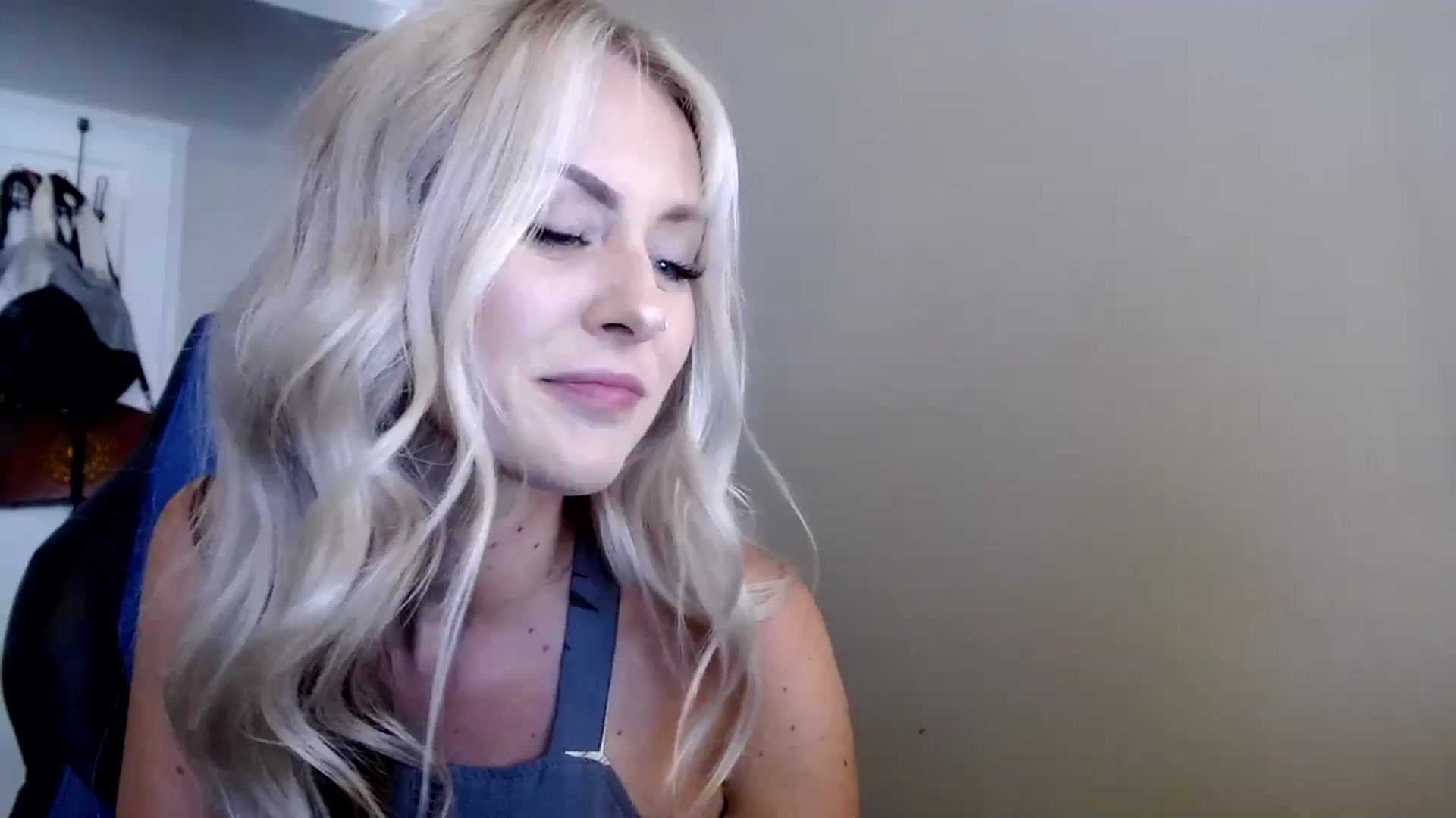 Gallery image thumbnail from babyaustyn's myfreecams stream on, 08/08/2023, 22:53 image 20 of 20