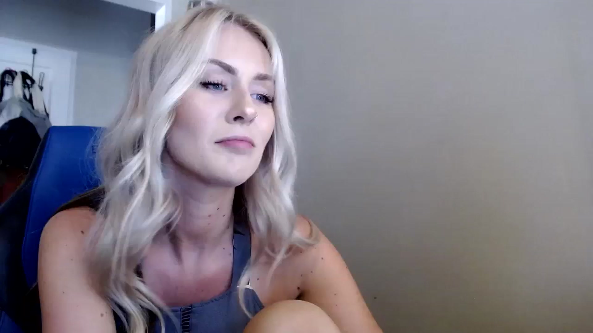 Gallery image thumbnail from babyaustyn's myfreecams stream on, 08/08/2023, 22:53 image 1 of 20
