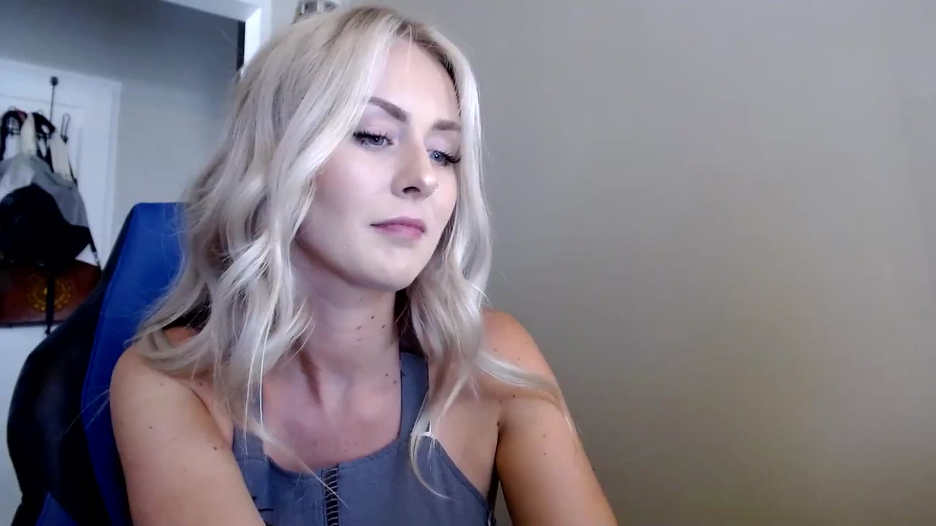 Gallery image thumbnail from babyaustyn's myfreecams stream on, 08/08/2023, 22:53 image 3 of 20
