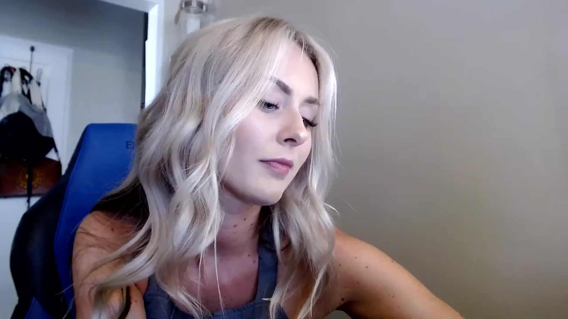 Gallery image thumbnail from babyaustyn's myfreecams stream on, 08/08/2023, 22:53 image 7 of 20