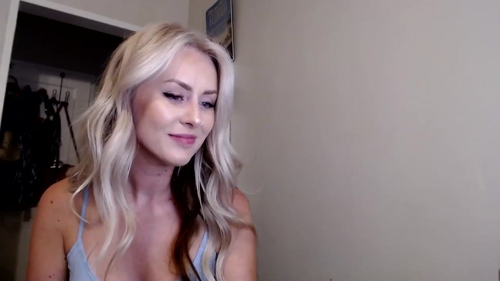 Gallery image thumbnail from babyaustyn's myfreecams stream on, 08/17/2023, 04:07 image 12 of 20