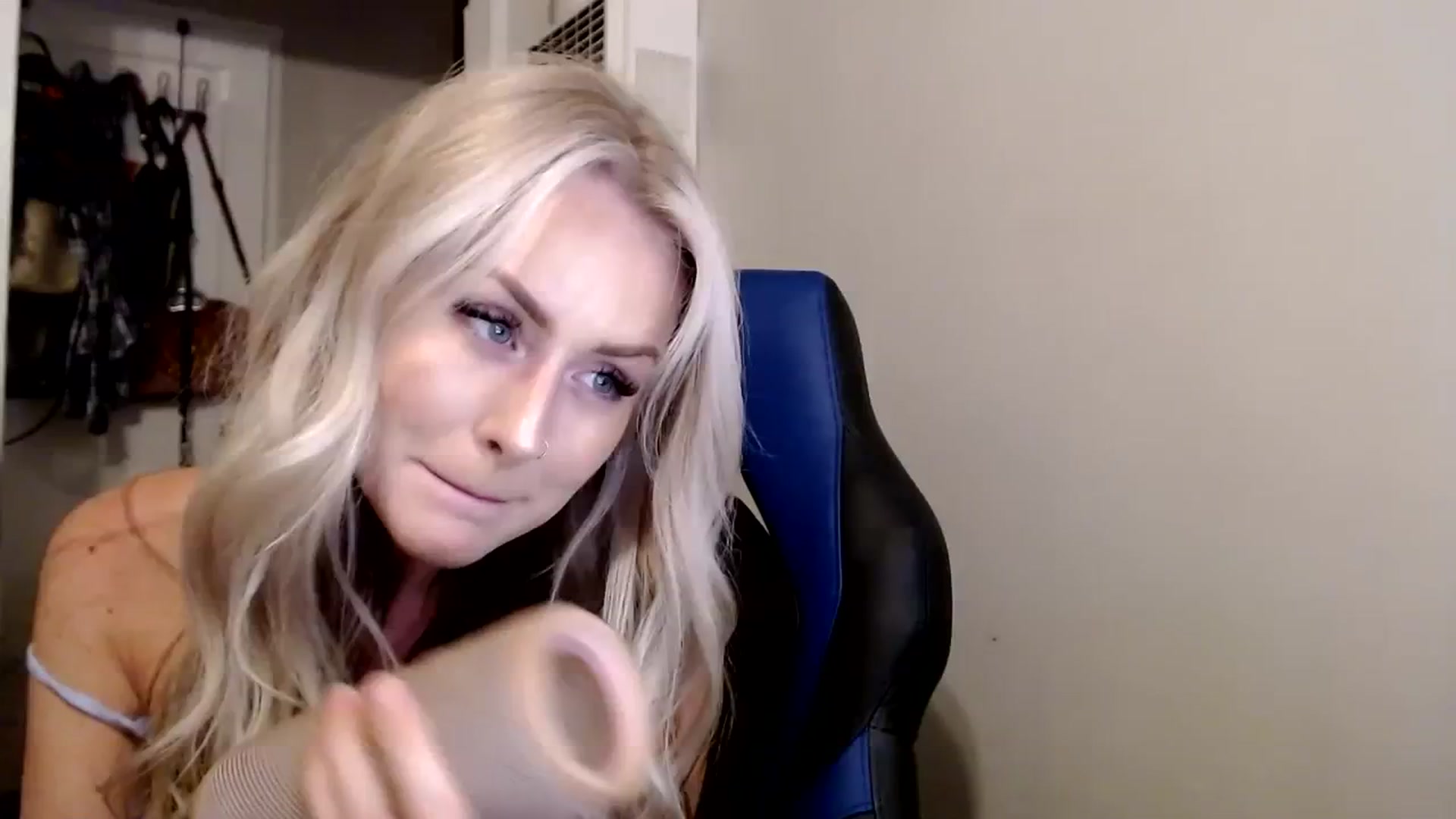 Gallery image thumbnail from babyaustyn's myfreecams stream on, 08/17/2023, 05:00 image 1 of 20