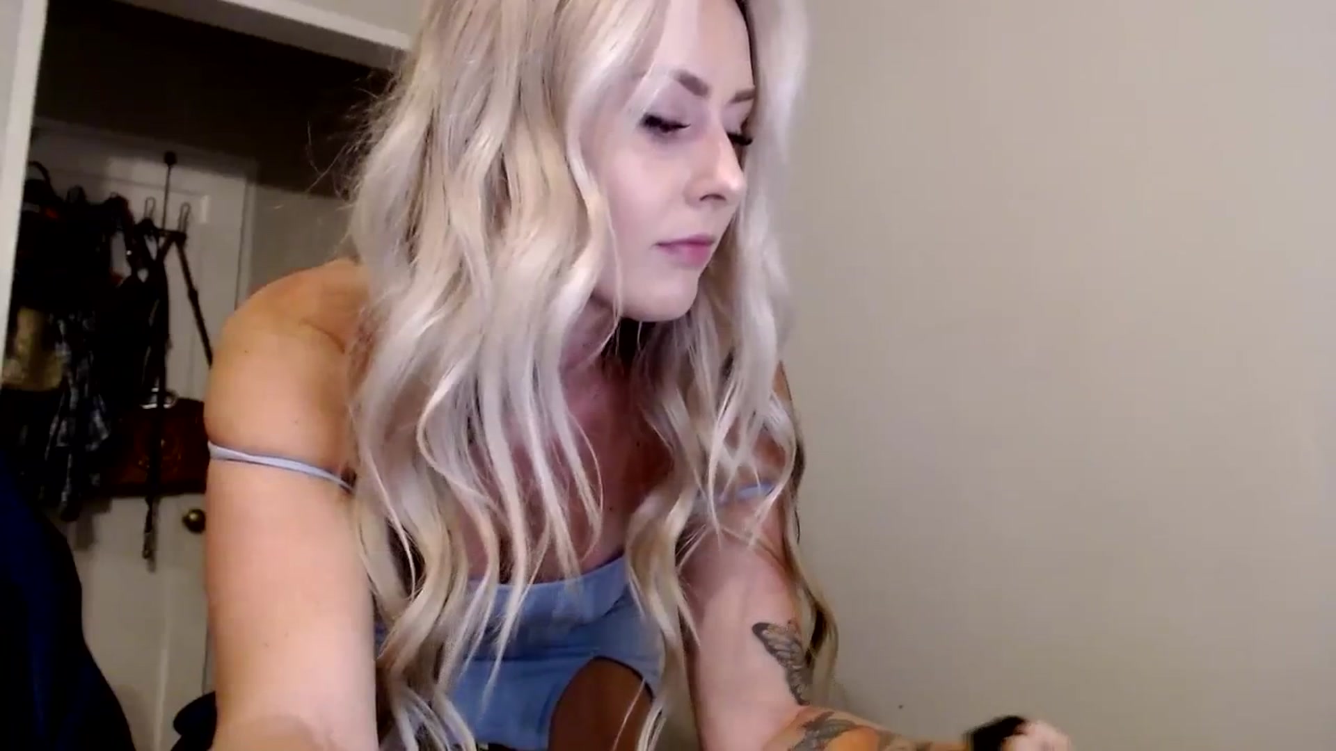 Gallery image thumbnail from babyaustyn's myfreecams stream on, 08/17/2023, 05:00 image 14 of 20