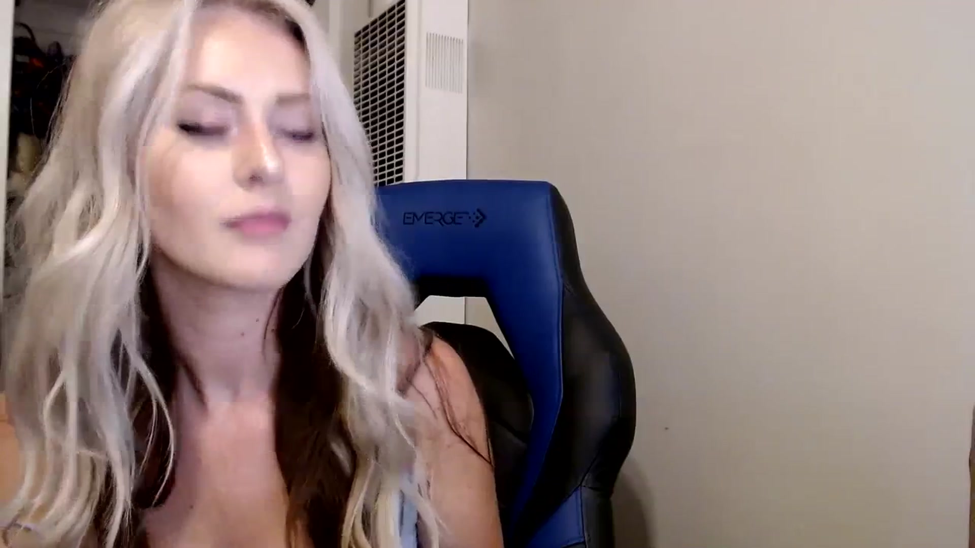 Gallery image thumbnail from babyaustyn's myfreecams stream on, 08/17/2023, 05:00 image 2 of 20