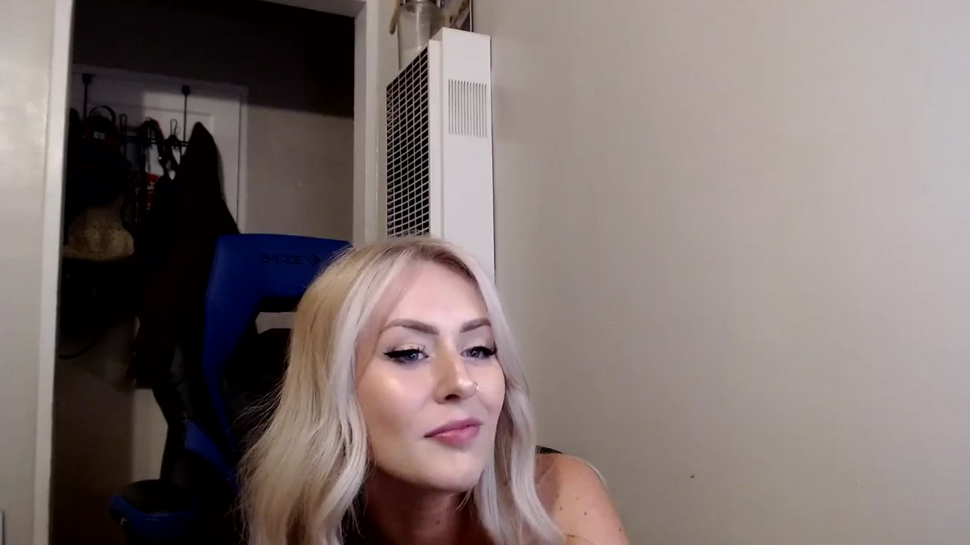 Gallery image thumbnail from babyaustyn's myfreecams stream on, 08/27/2023, 05:49 image 18 of 20