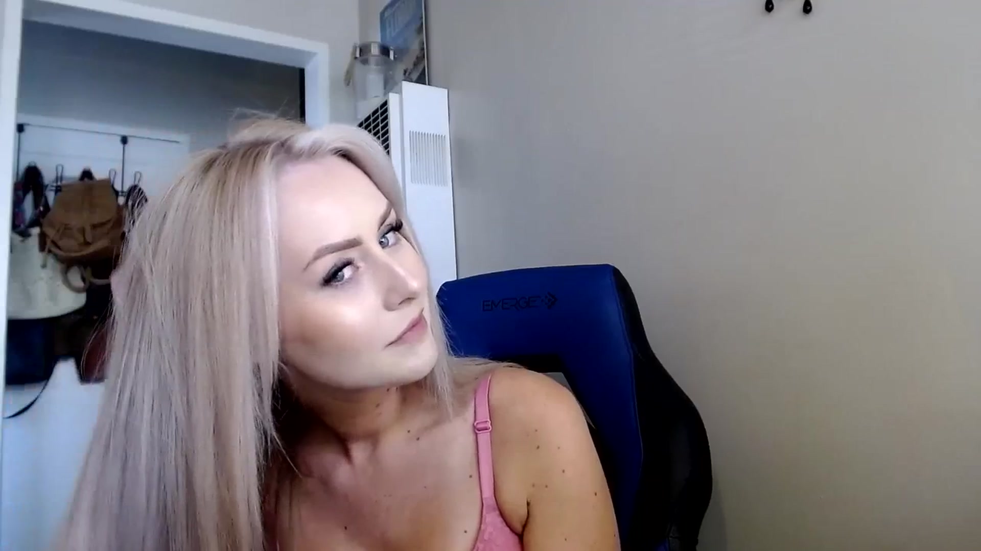 Gallery image thumbnail from babyaustyn's myfreecams stream on, 10/02/2023, 18:42 image 14 of 20