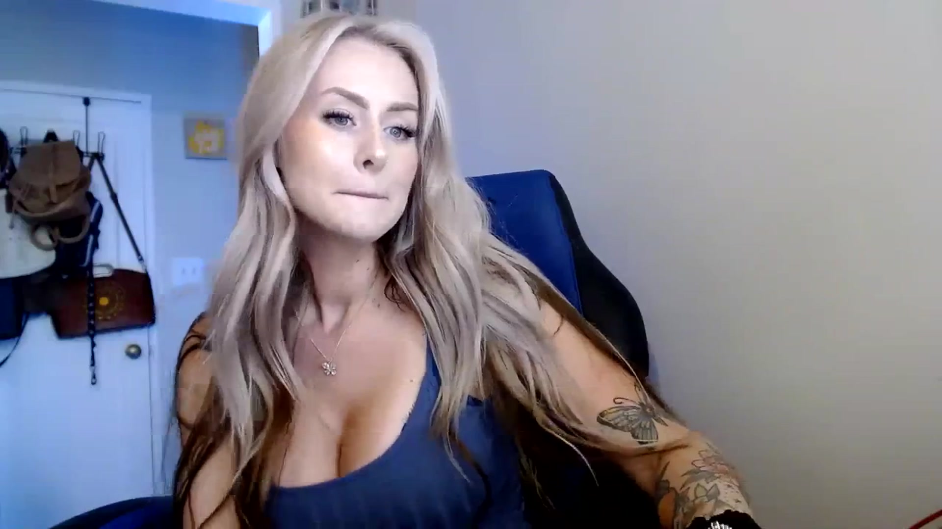 Gallery image thumbnail from babyaustyn's myfreecams stream on, 10/03/2023, 20:50 image 11 of 20