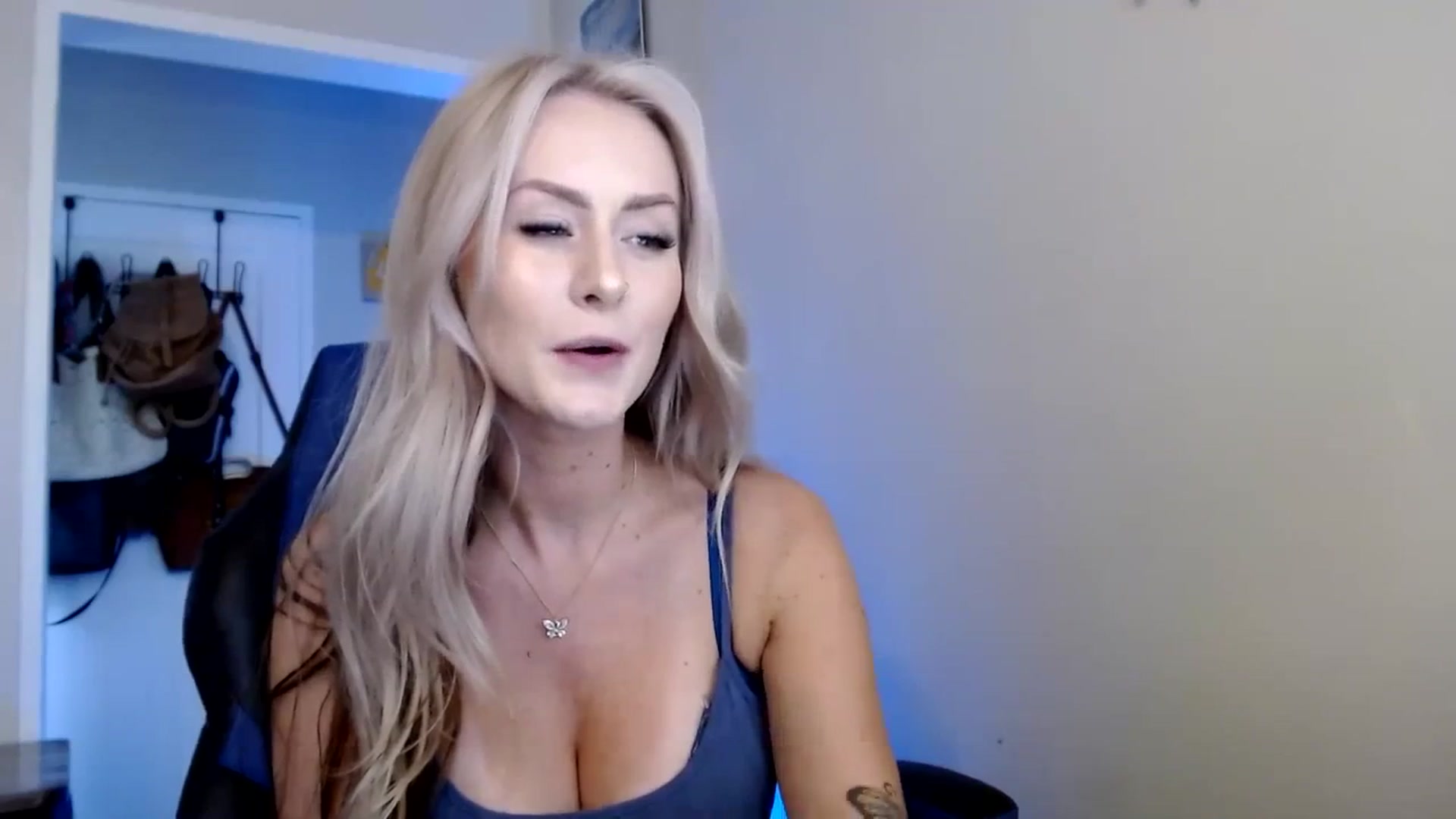 Gallery image thumbnail from babyaustyn's myfreecams stream on, 10/03/2023, 20:50 image 2 of 20