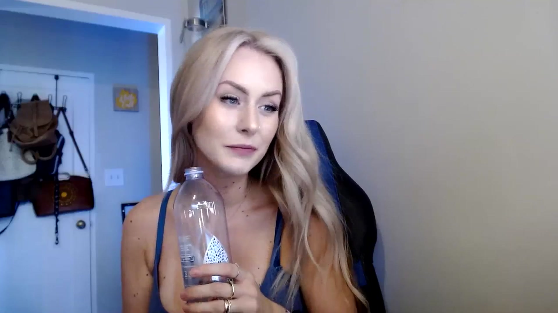 Gallery image thumbnail from babyaustyn's myfreecams stream on, 10/03/2023, 20:50 image 9 of 20