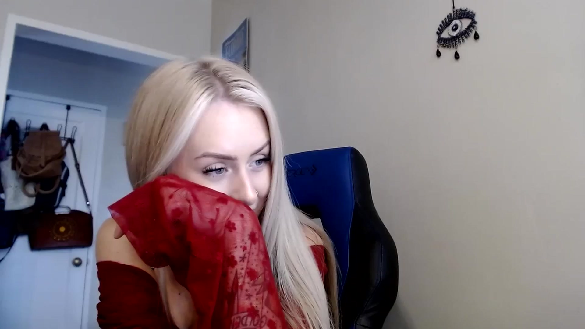 Gallery image thumbnail from babyaustyn's myfreecams stream on, 10/18/2023, 21:52 image 6 of 20