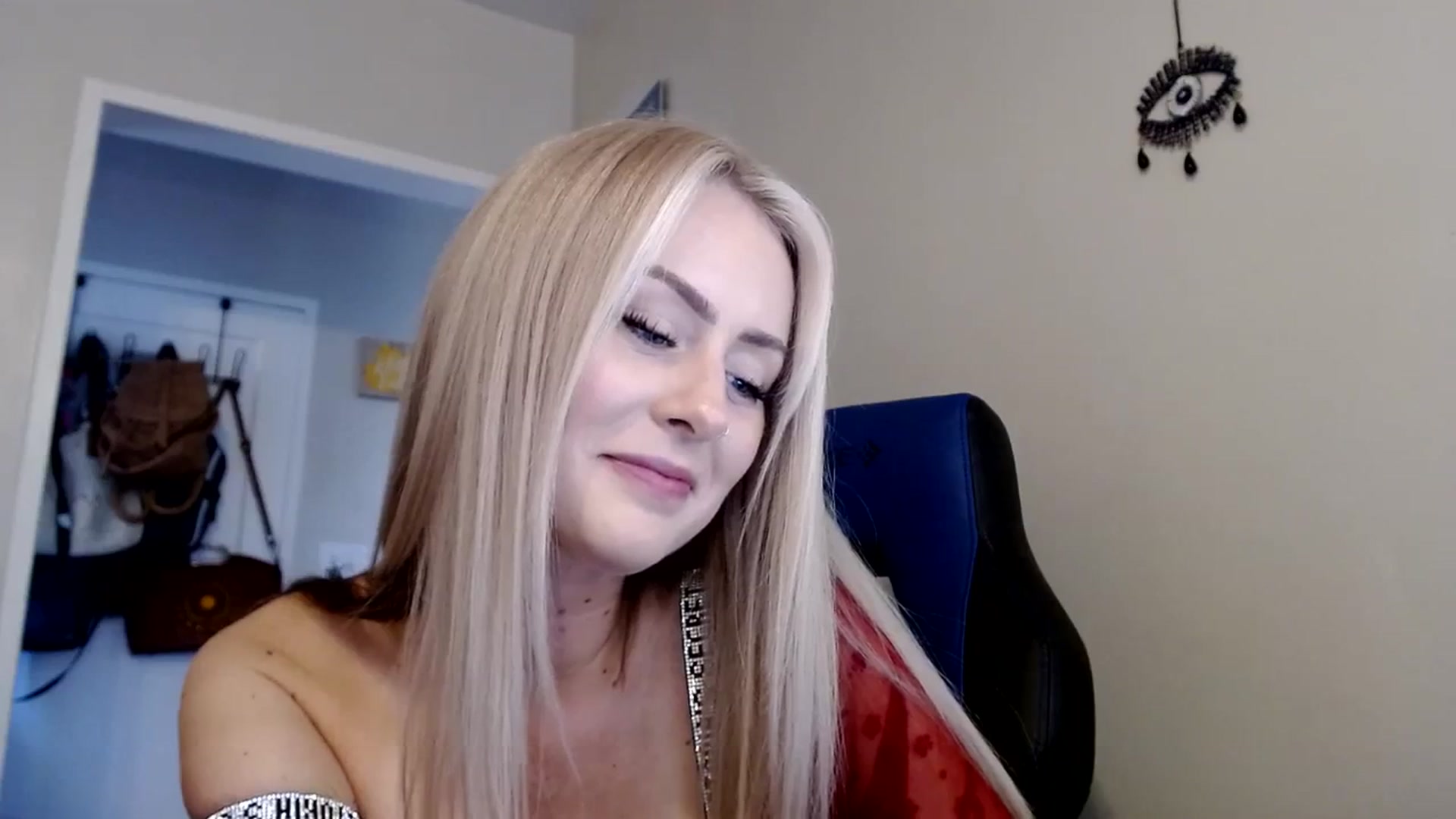 Gallery image thumbnail from babyaustyn's myfreecams stream on, 10/18/2023, 21:52 image 9 of 20