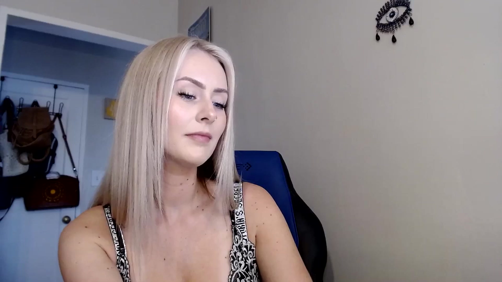 Gallery image thumbnail from babyaustyn's myfreecams stream on, 10/18/2023, 21:52 image 2 of 20