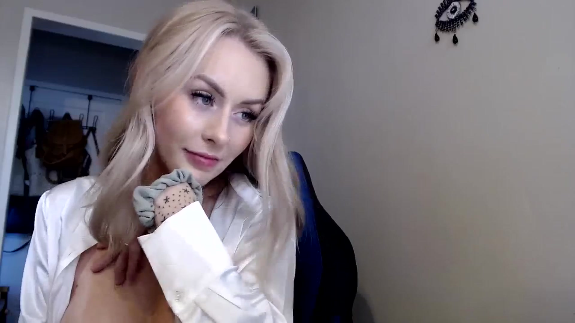 Gallery image thumbnail from babyaustyn's myfreecams stream on, 10/19/2023, 22:13 image 20 of 20