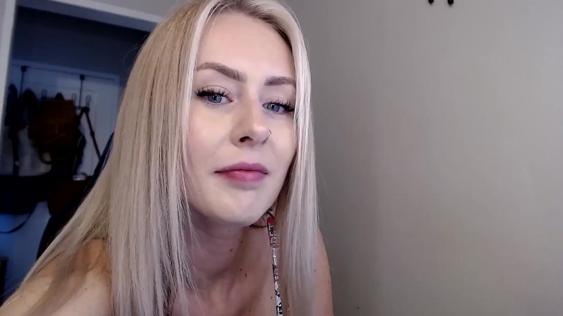 Gallery image thumbnail from babyaustyn's myfreecams stream on, 10/21/2023, 23:23 image 5 of 20