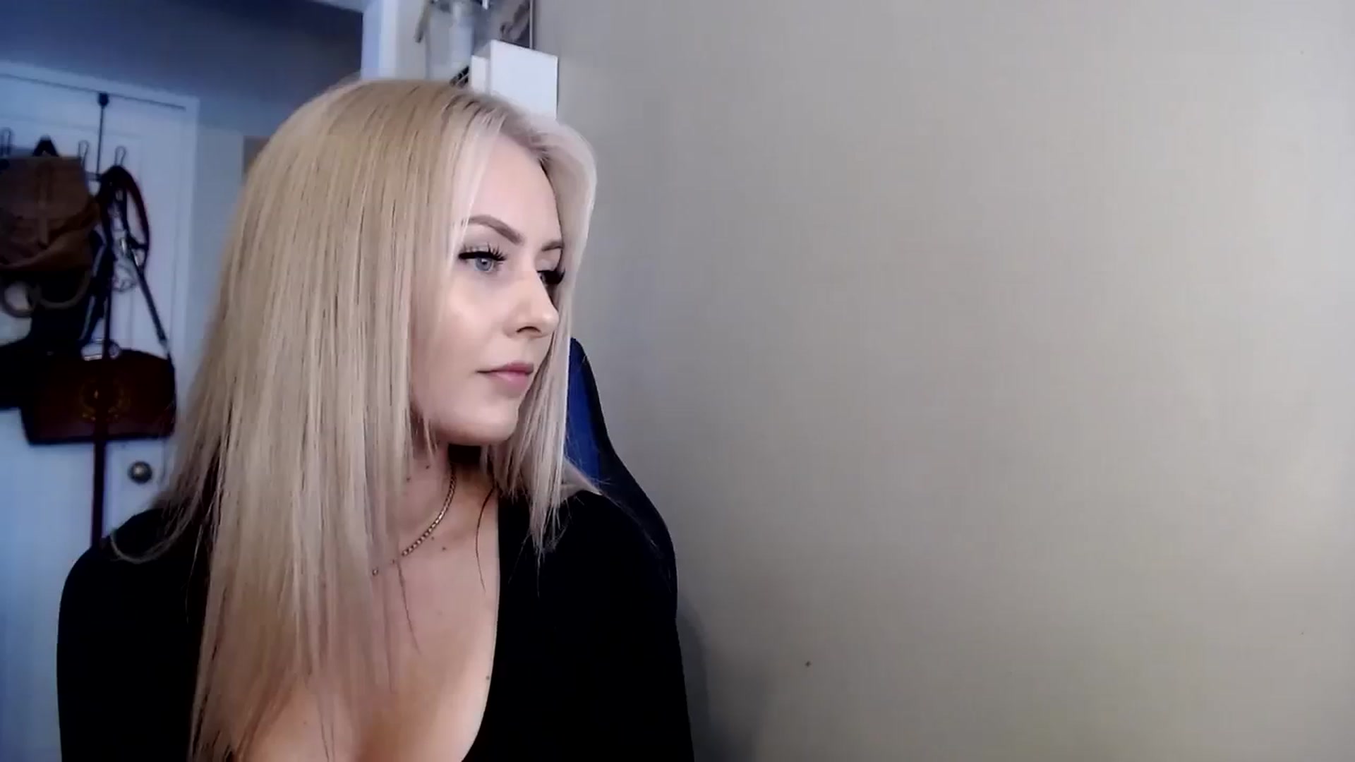 Gallery image thumbnail from babyaustyn's myfreecams stream on, 10/24/2023, 19:57 image 7 of 20