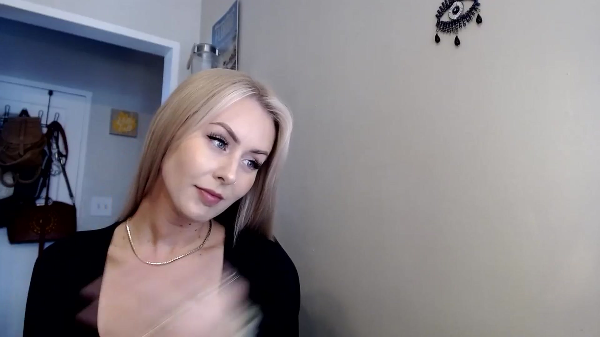 Gallery image thumbnail from babyaustyn's myfreecams stream on, 10/24/2023, 19:57 image 4 of 20