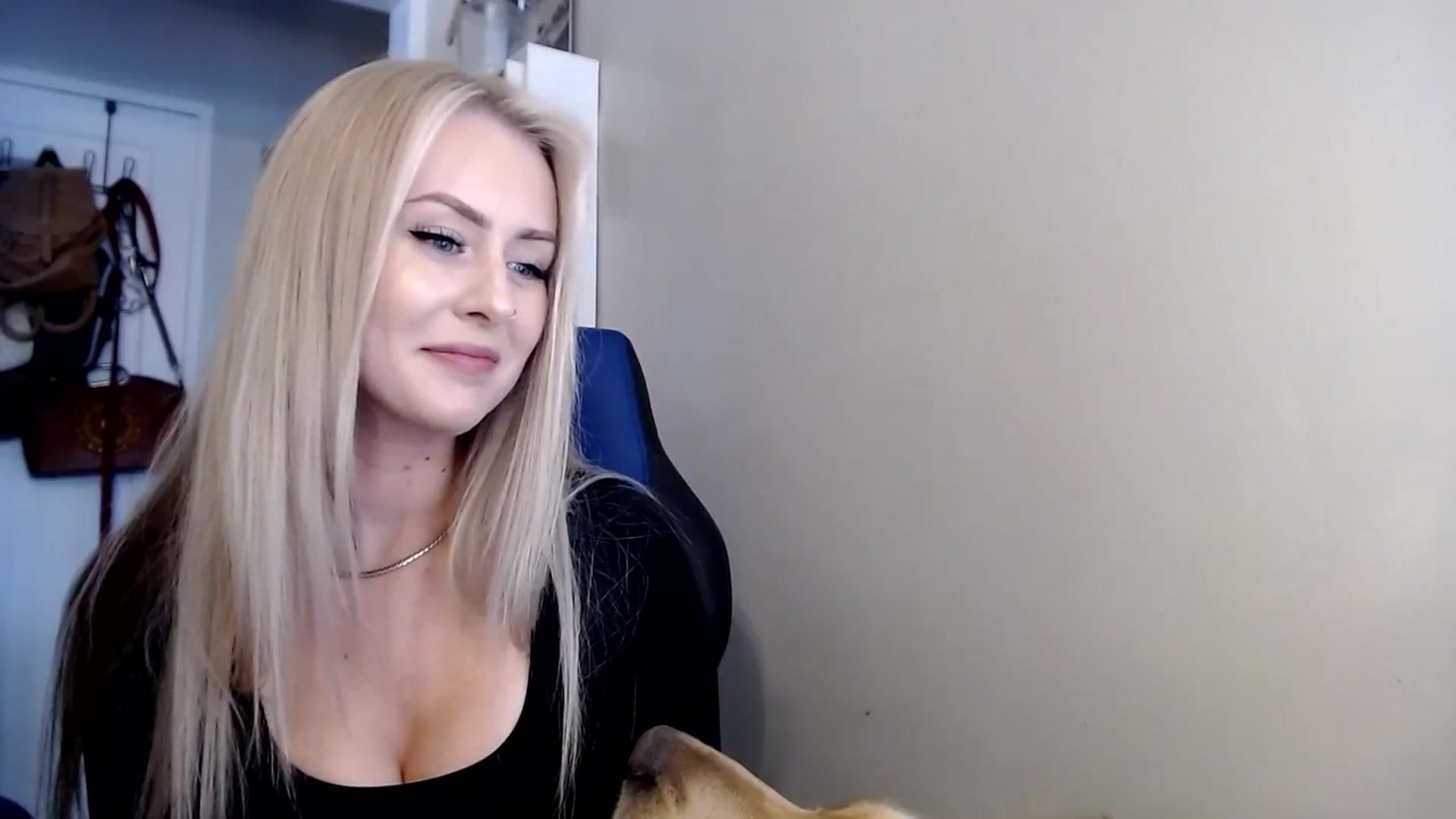 Gallery image thumbnail from babyaustyn's myfreecams stream on, 10/24/2023, 19:57 image 5 of 20