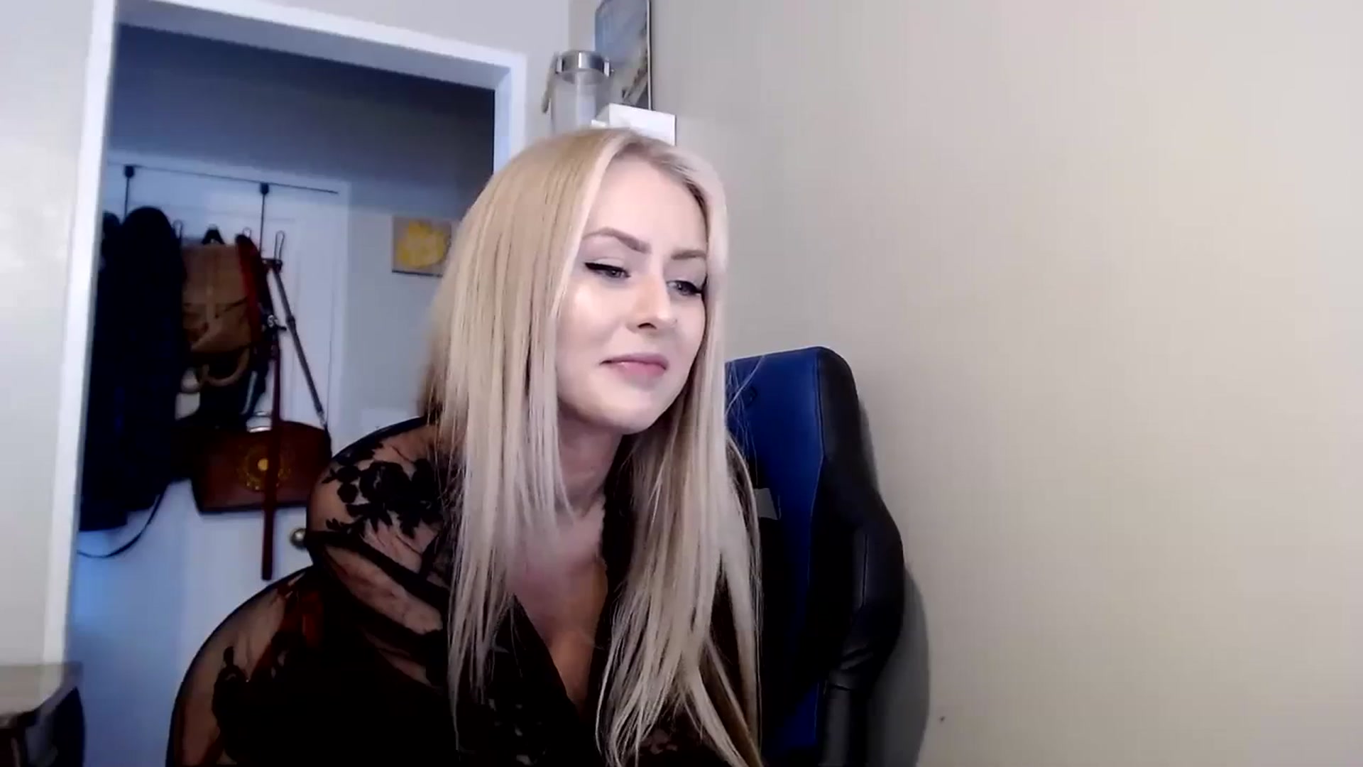Gallery image thumbnail from babyaustyn's myfreecams stream on, 10/30/2023, 20:48 image 9 of 20