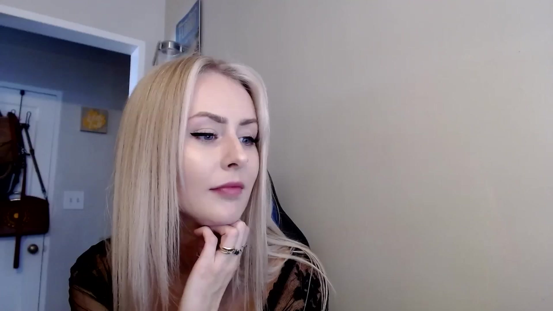 Gallery image thumbnail from babyaustyn's myfreecams stream on, 10/30/2023, 22:06 image 12 of 20