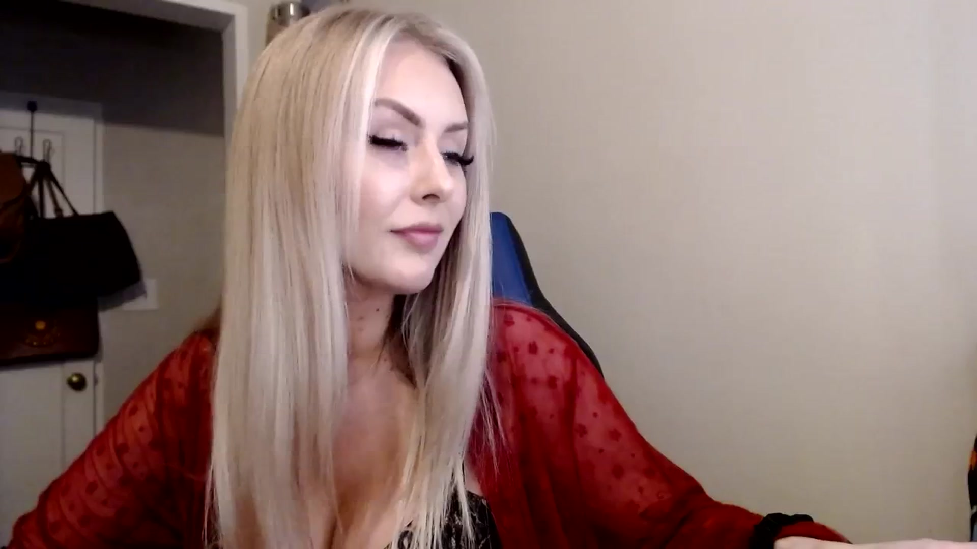 Gallery image thumbnail from babyaustyn's myfreecams stream on, 12/31/2023, 05:39 image 10 of 20