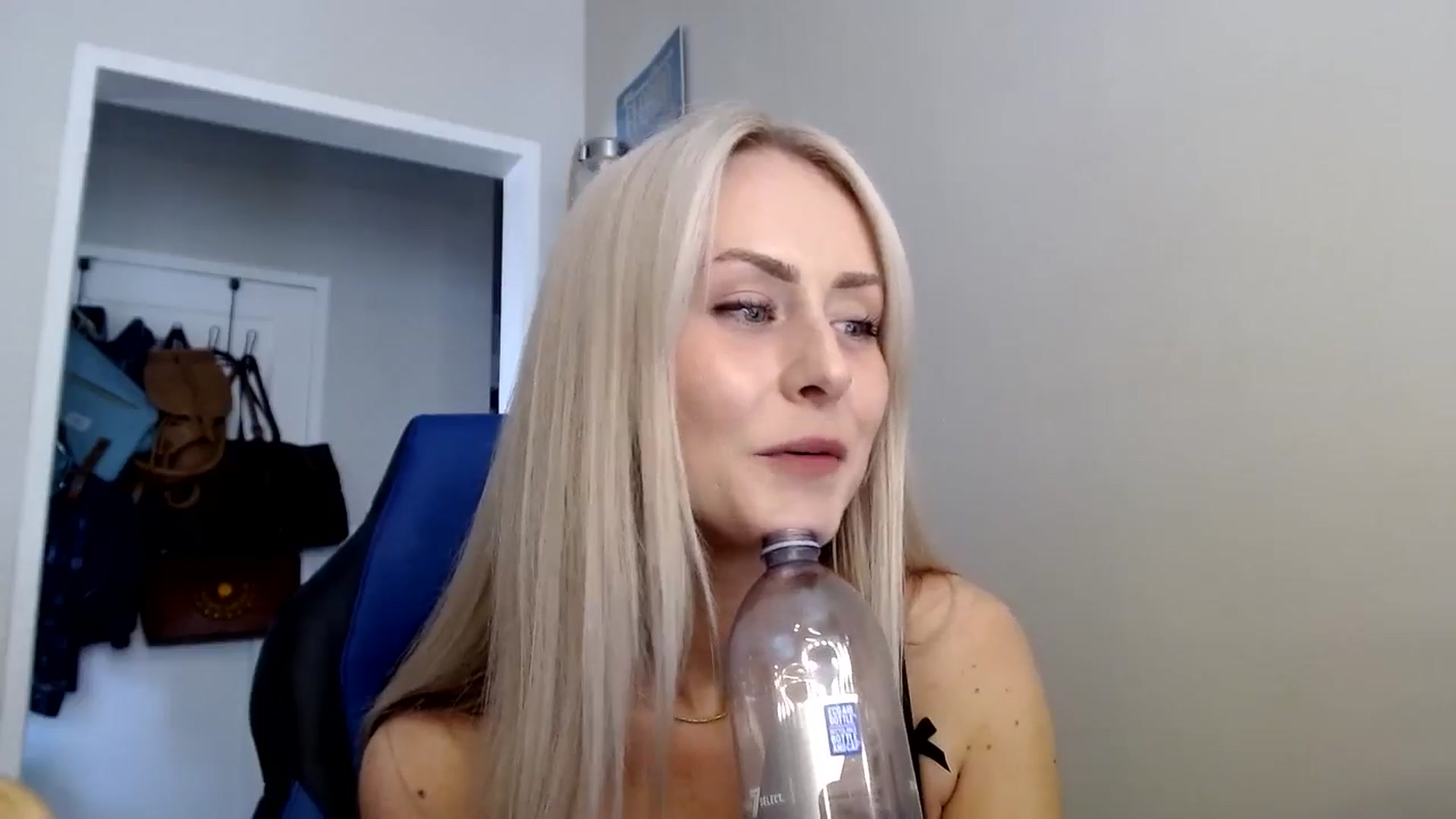 Gallery image thumbnail from babyaustyn's myfreecams stream on, 05/14/2024, 22:23 image 2 of 20