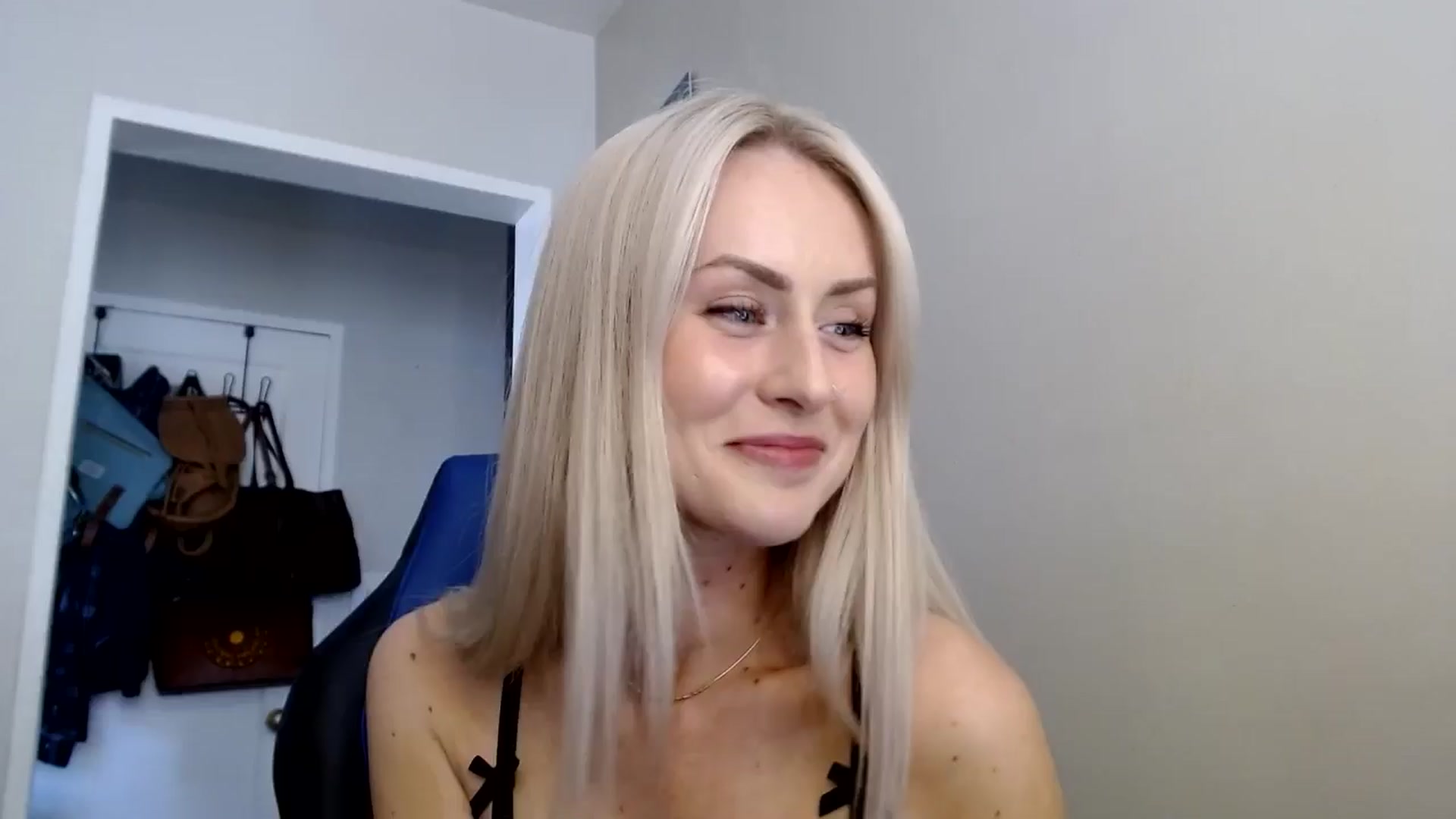 Gallery image thumbnail from babyaustyn's myfreecams stream on, 05/14/2024, 22:23 image 1 of 20