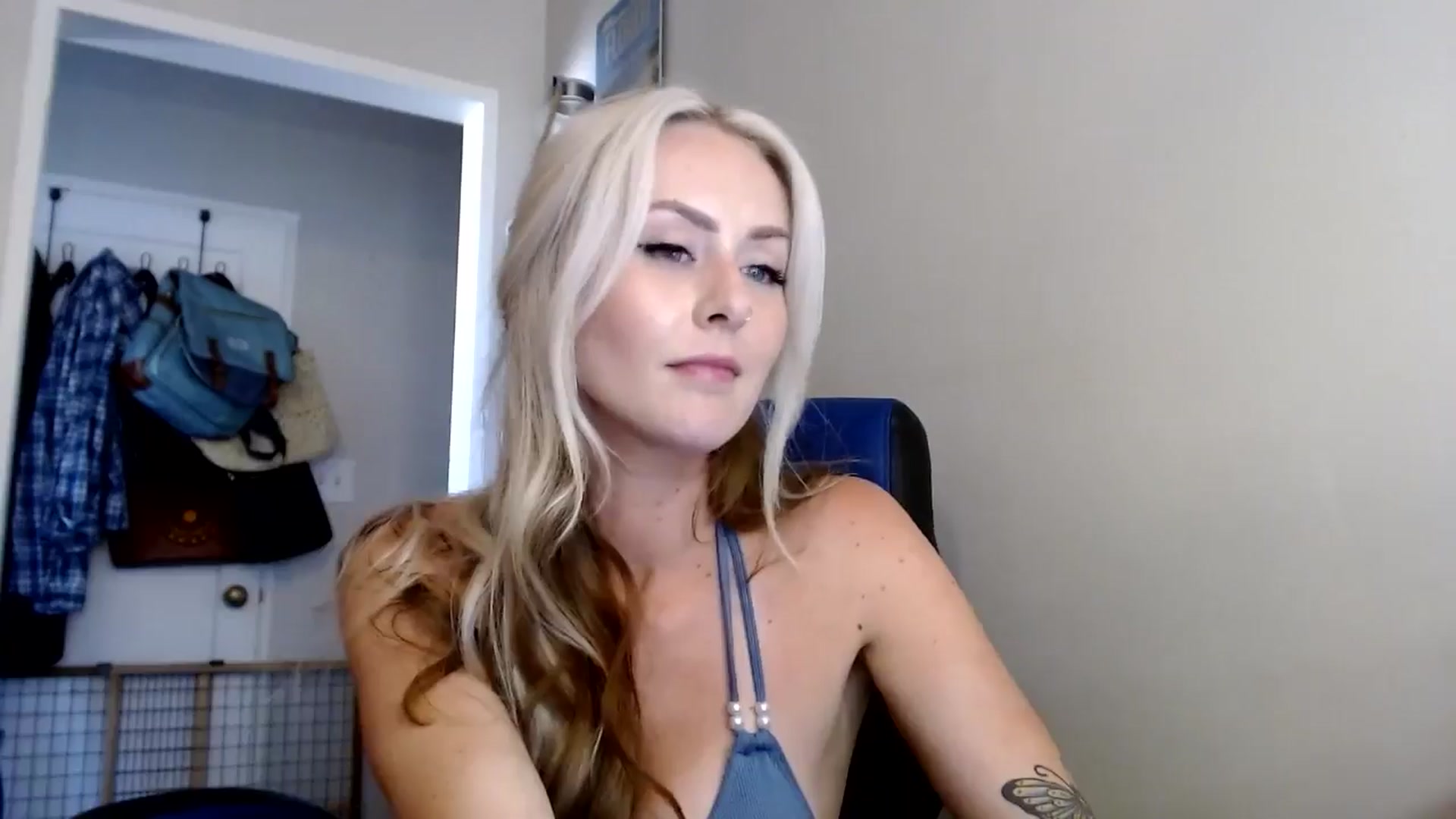Gallery image thumbnail from babyaustyn's myfreecams stream on, 07/03/2024, 24:32 image 9 of 20