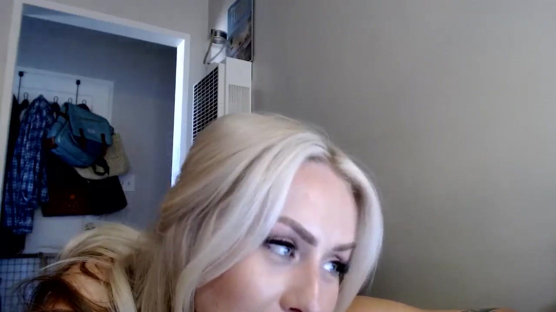 Gallery image thumbnail from babyaustyn's myfreecams stream on, 07/03/2024, 24:32 image 7 of 20