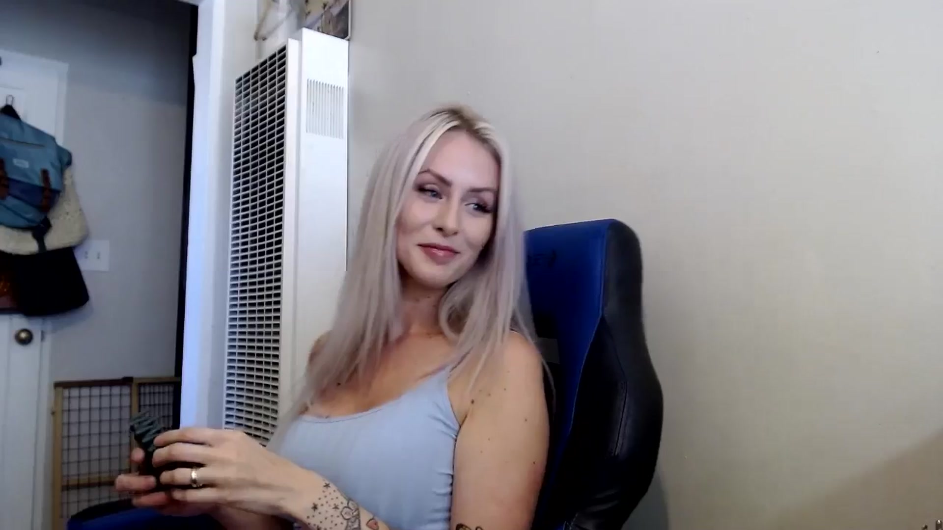 Gallery image thumbnail from babyaustyn's myfreecams stream on, 08/06/2024, 21:56 image 4 of 20