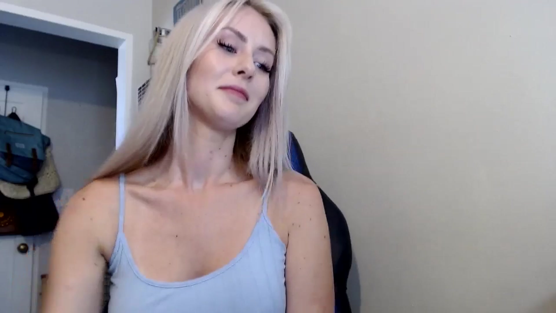 Gallery image thumbnail from babyaustyn's myfreecams stream on, 08/06/2024, 22:25 image 16 of 20