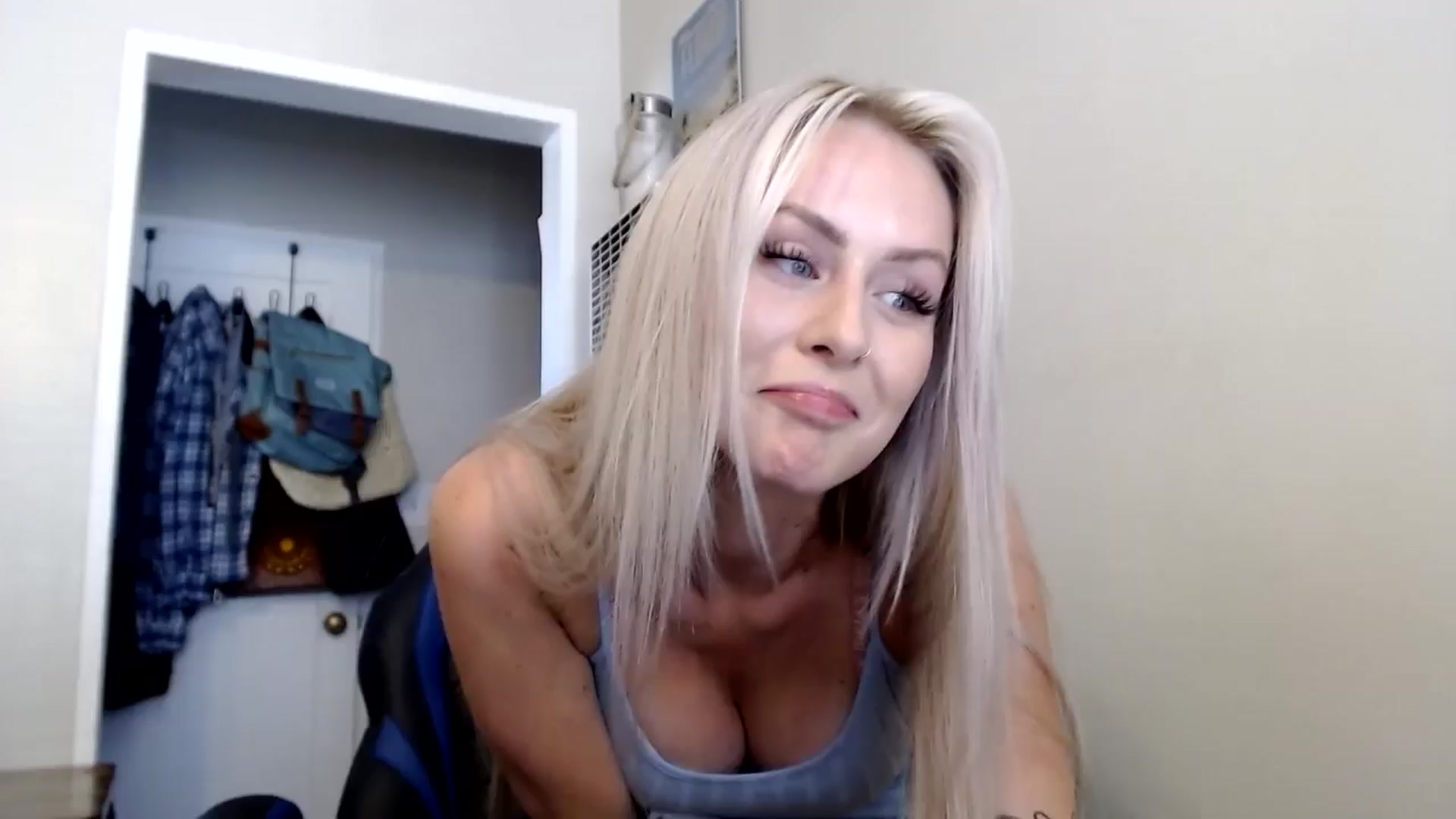Gallery image thumbnail from babyaustyn's myfreecams stream on, 08/06/2024, 22:25 image 4 of 20