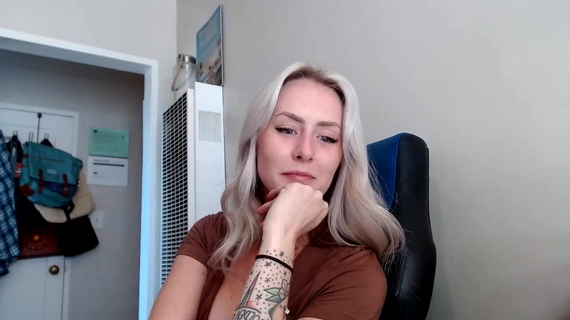 Gallery image thumbnail from babyaustyn's myfreecams stream on, 08/20/2024, 18:28 image 15 of 20