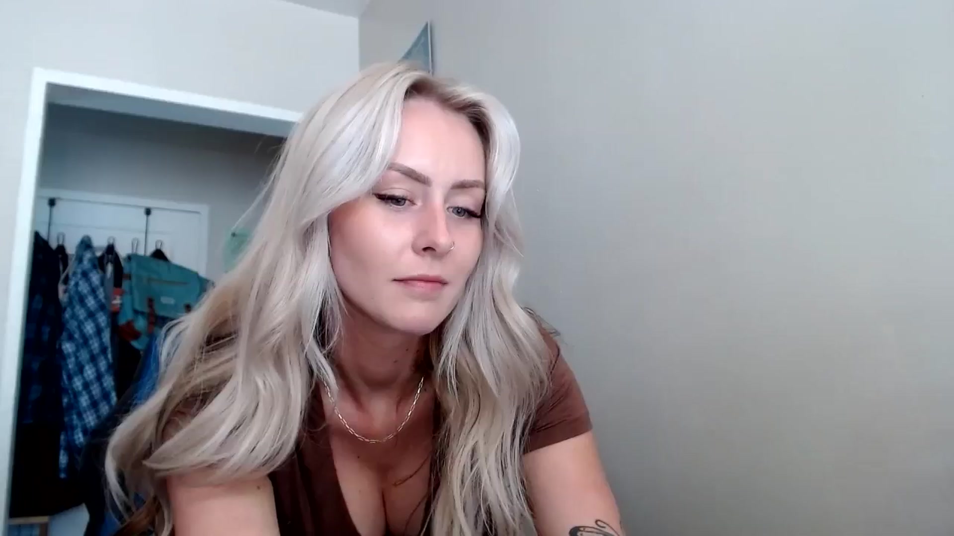 Gallery image thumbnail from babyaustyn's myfreecams stream on, 08/20/2024, 18:55 image 12 of 20
