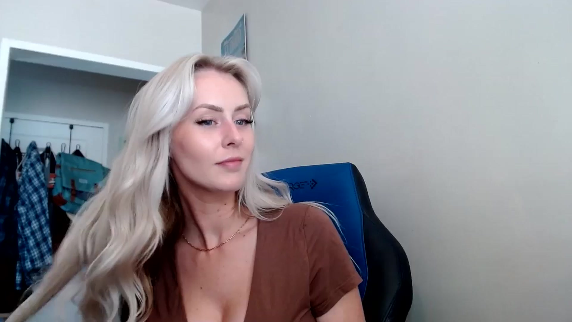 Gallery image thumbnail from babyaustyn's myfreecams stream on, 08/20/2024, 18:55 image 5 of 20