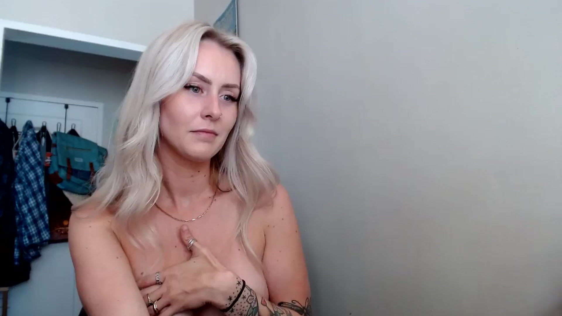 Gallery image thumbnail from babyaustyn's myfreecams stream on, 08/20/2024, 19:13 image 2 of 20