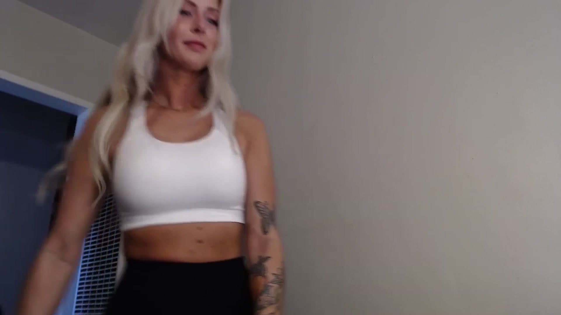 Gallery image thumbnail from babyaustyn's myfreecams stream on, 01/28/2025, 20:30 image 13 of 20