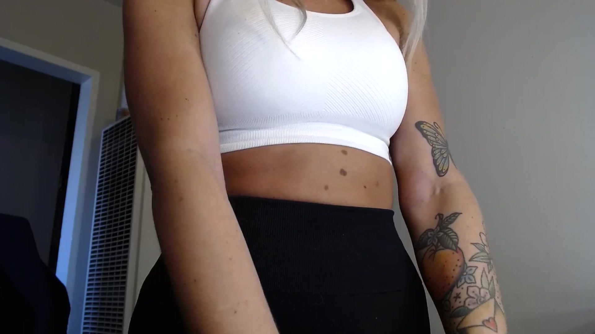 Gallery image thumbnail from babyaustyn's myfreecams stream on, 01/28/2025, 20:30 image 6 of 20