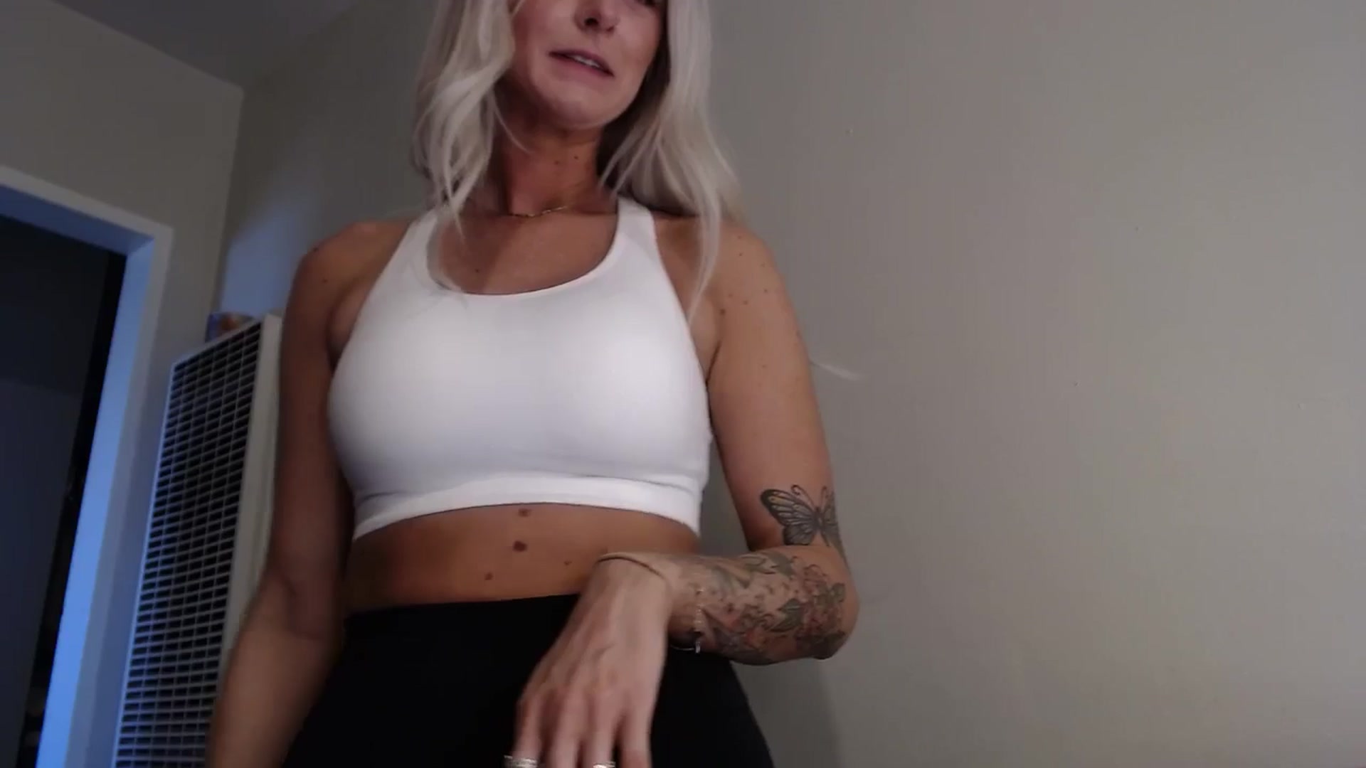 Gallery image thumbnail from babyaustyn's myfreecams stream on, 01/28/2025, 20:30 image 15 of 20