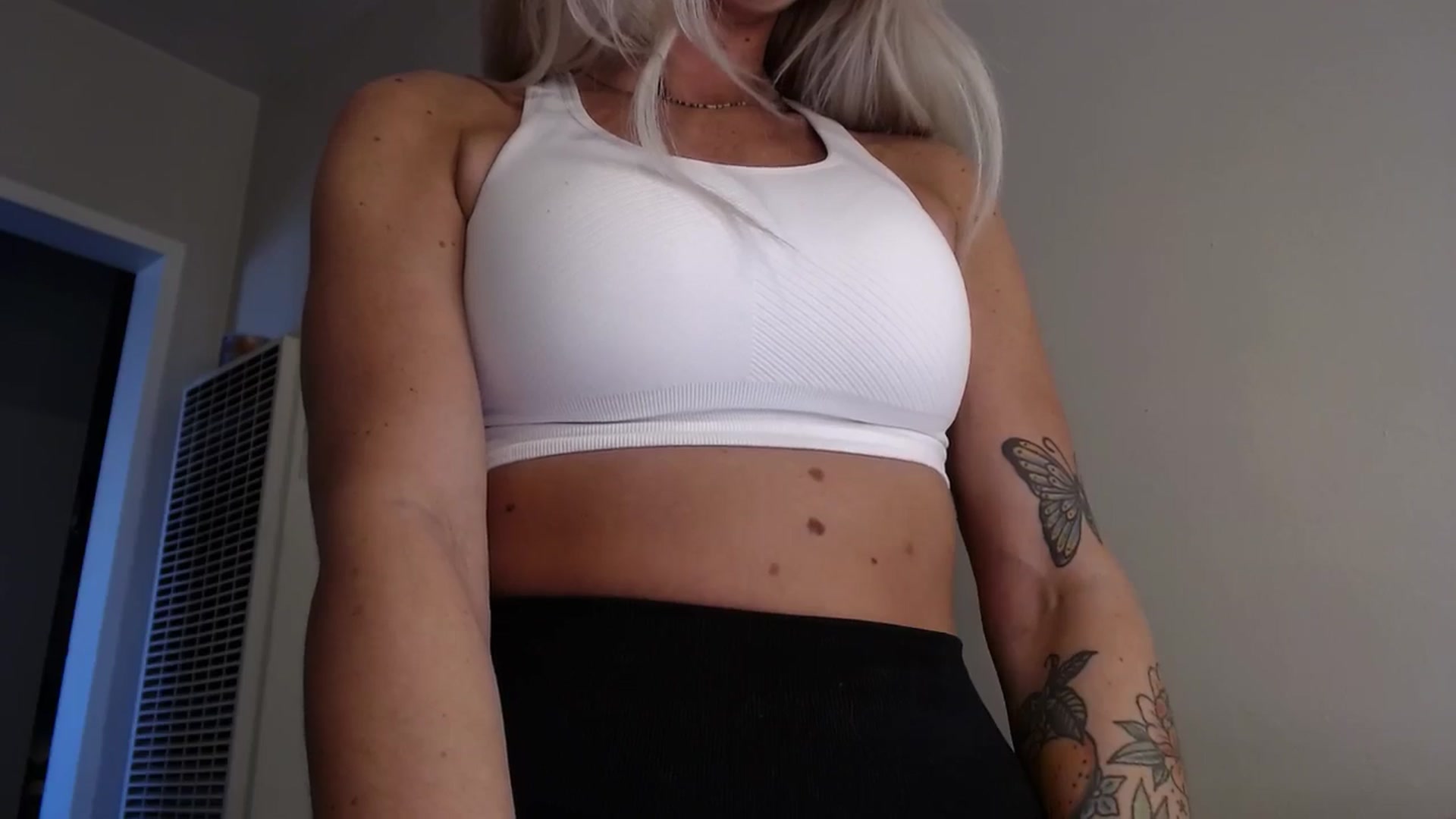 Gallery image thumbnail from babyaustyn's myfreecams stream on, 01/28/2025, 20:30 image 17 of 20