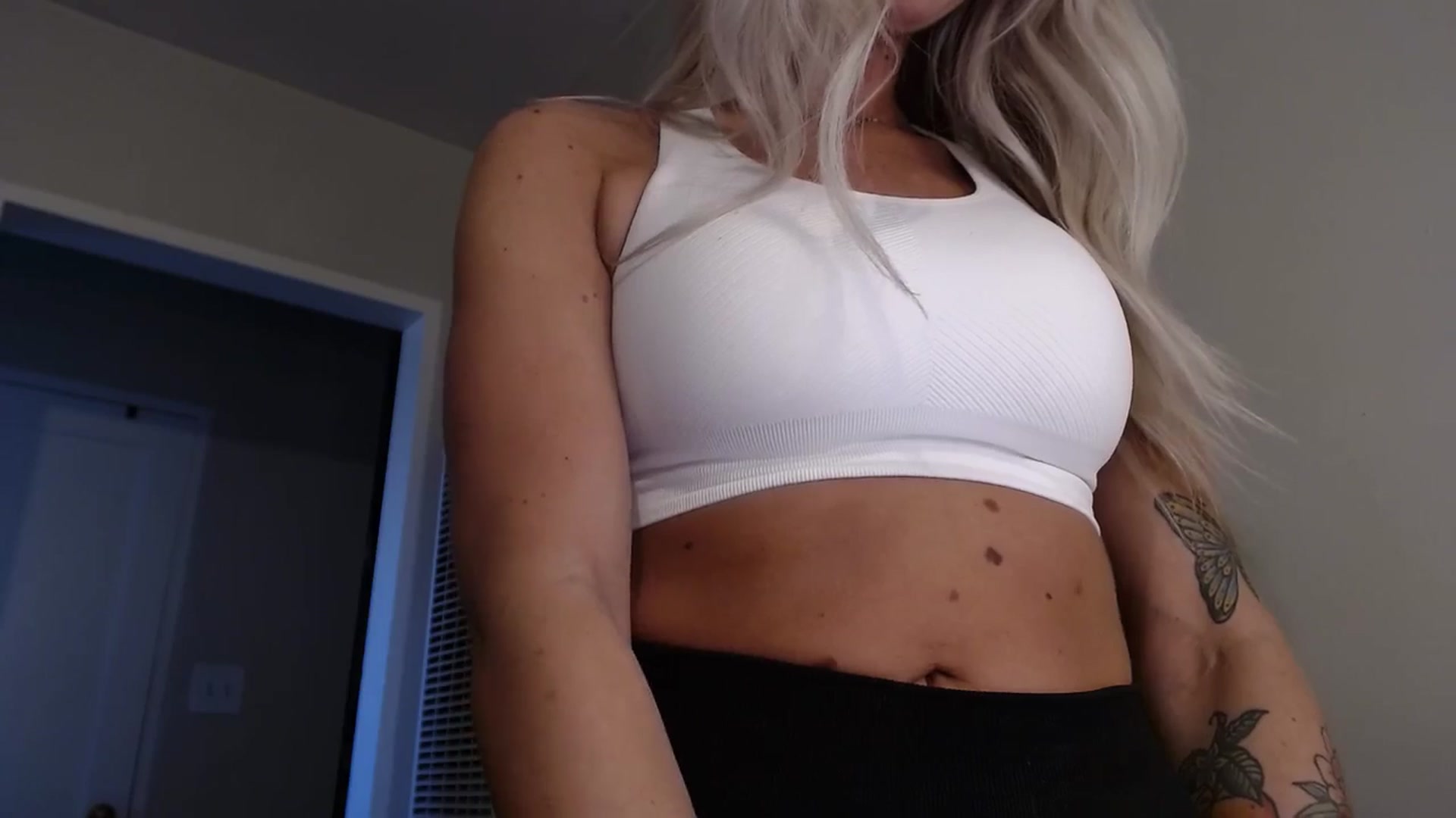 Gallery image thumbnail from babyaustyn's myfreecams stream on, 01/28/2025, 21:04 image 4 of 20