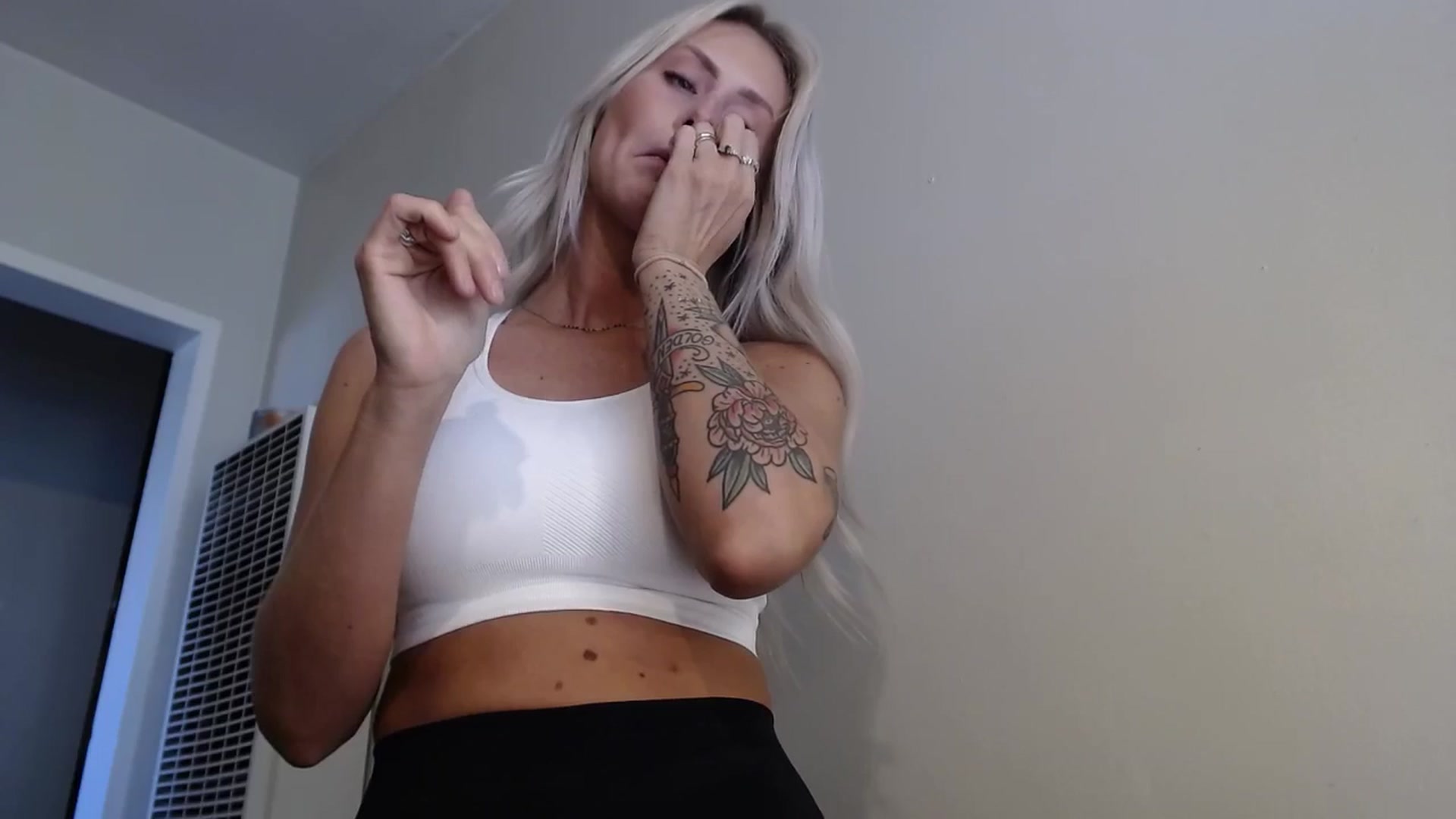 Gallery image thumbnail from babyaustyn's myfreecams stream on, 01/28/2025, 21:04 image 11 of 20